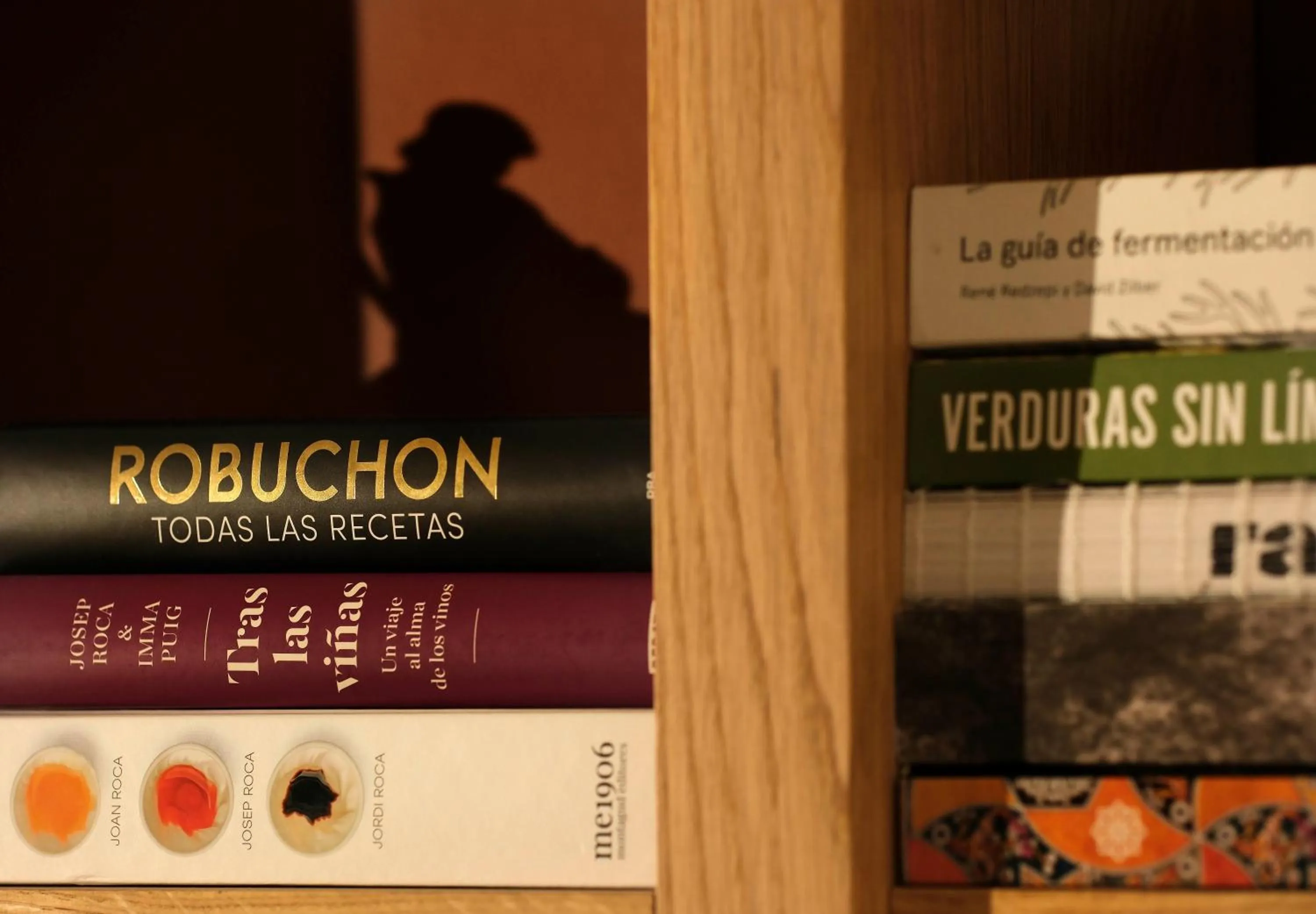 Library in Eunice Hotel Gastronómico