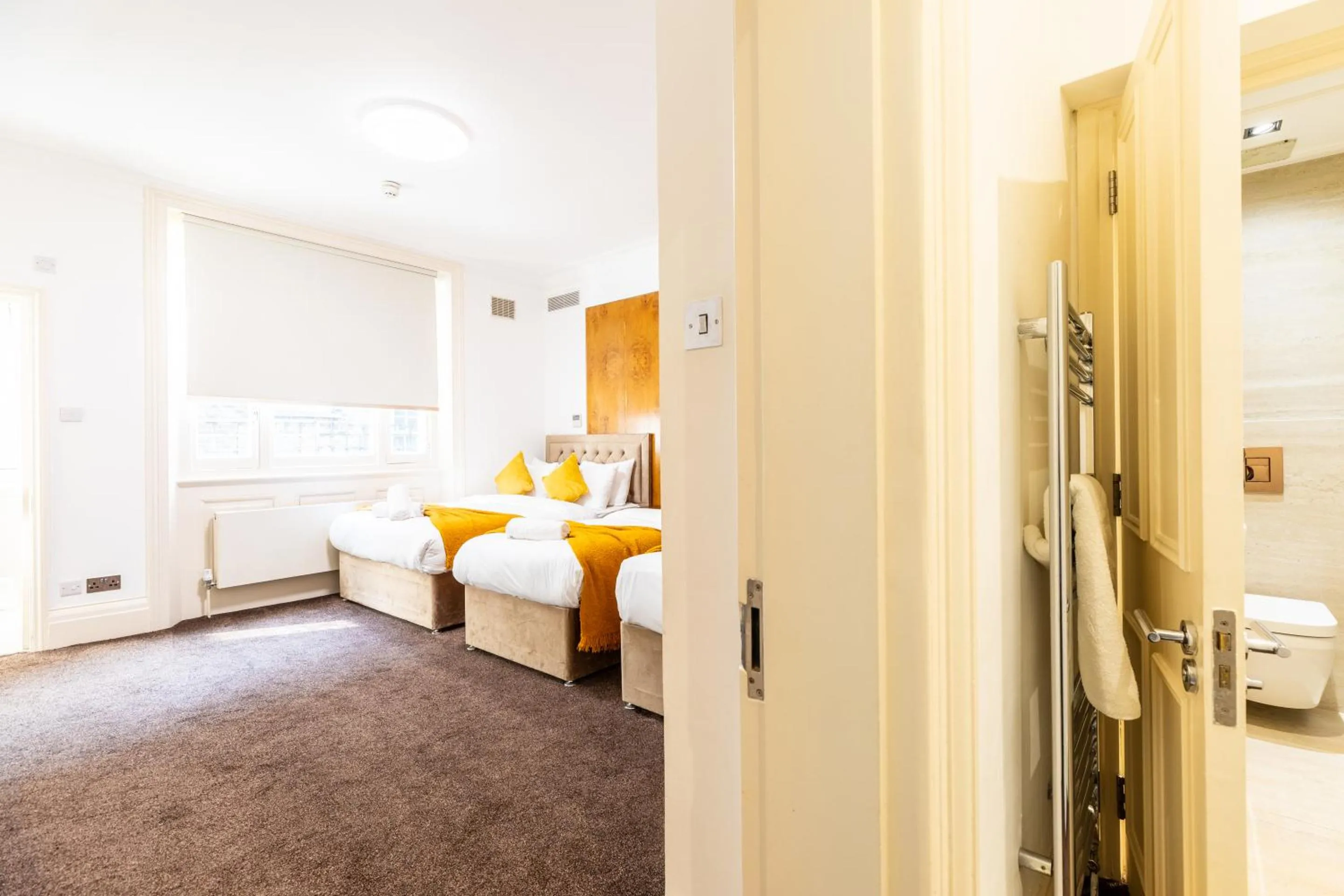 Bedroom, Bed in Mayfair Residences