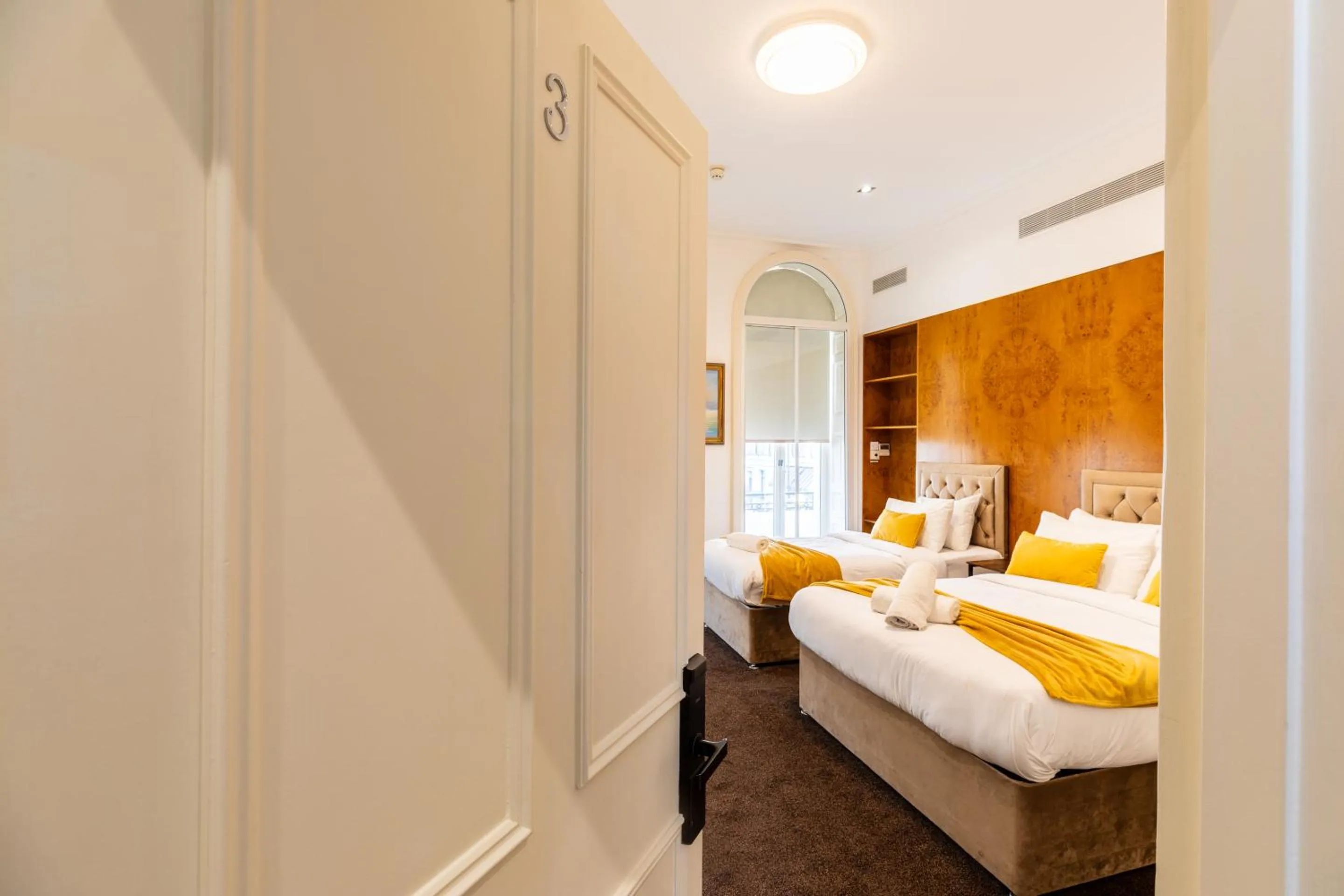 Bedroom, Bed in Mayfair Residences