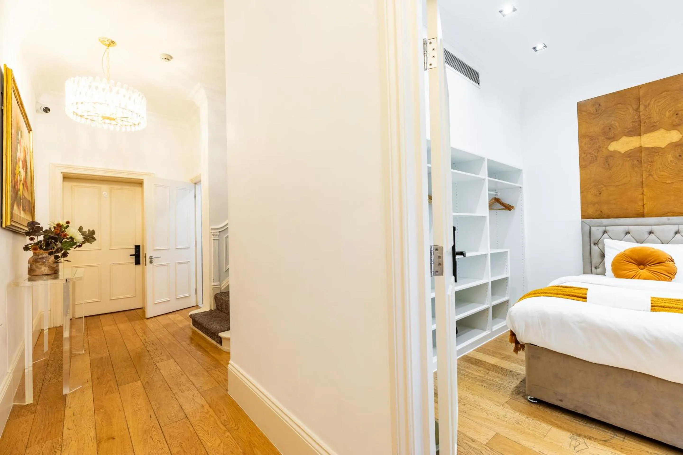 Bedroom, Bed in Mayfair Residences