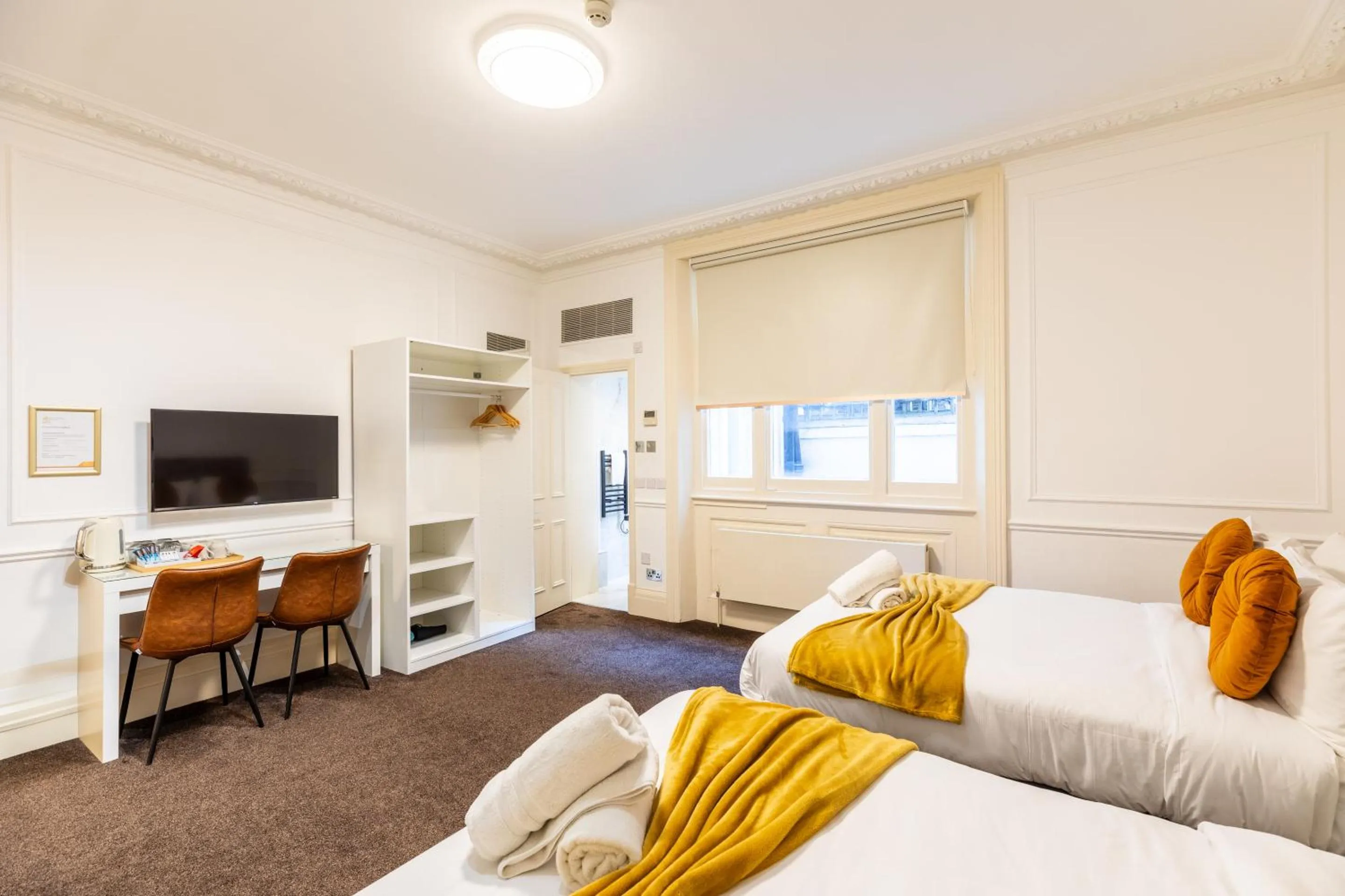 Bedroom, Bed in Mayfair Residences