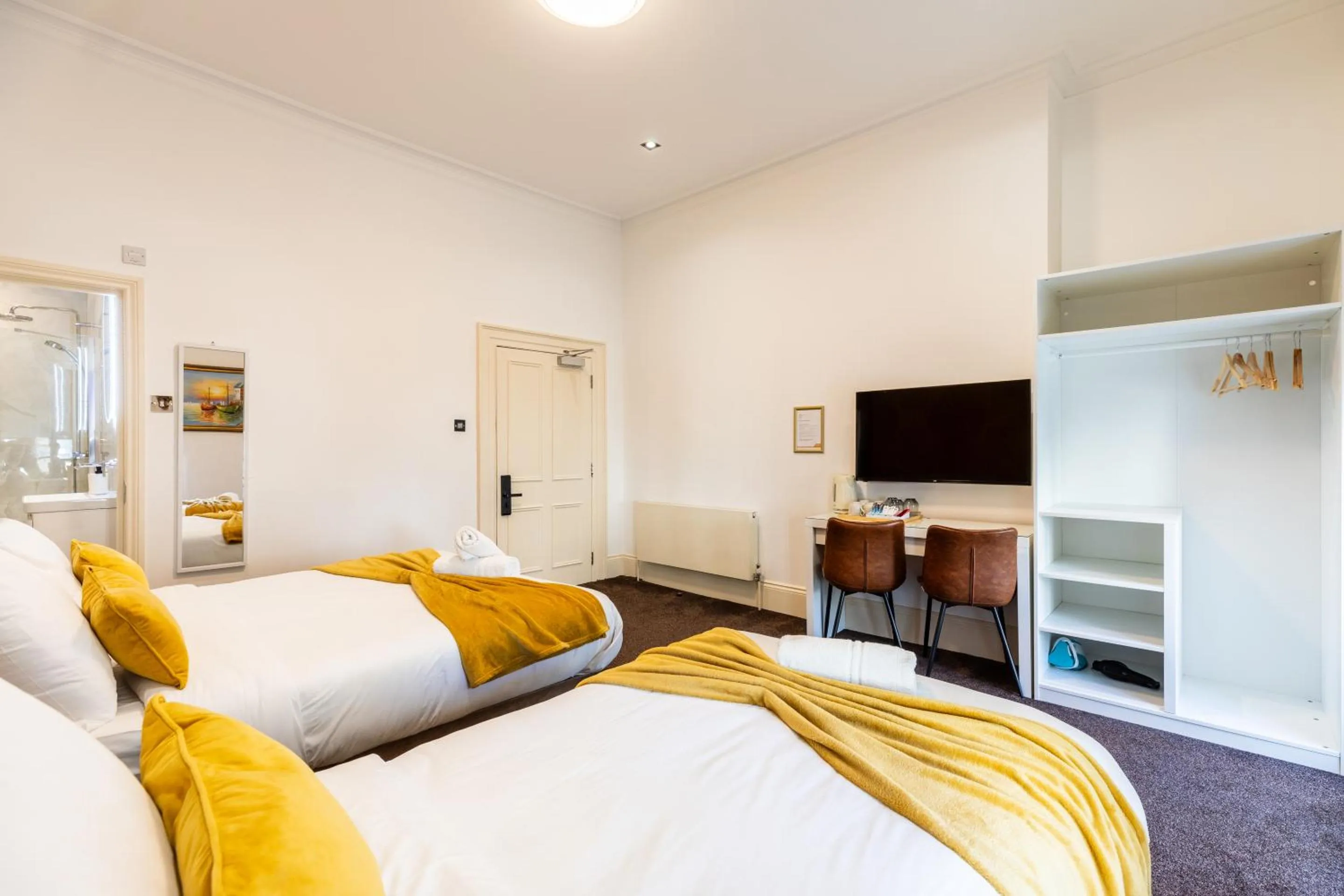 Bedroom, Bed in Mayfair Residences