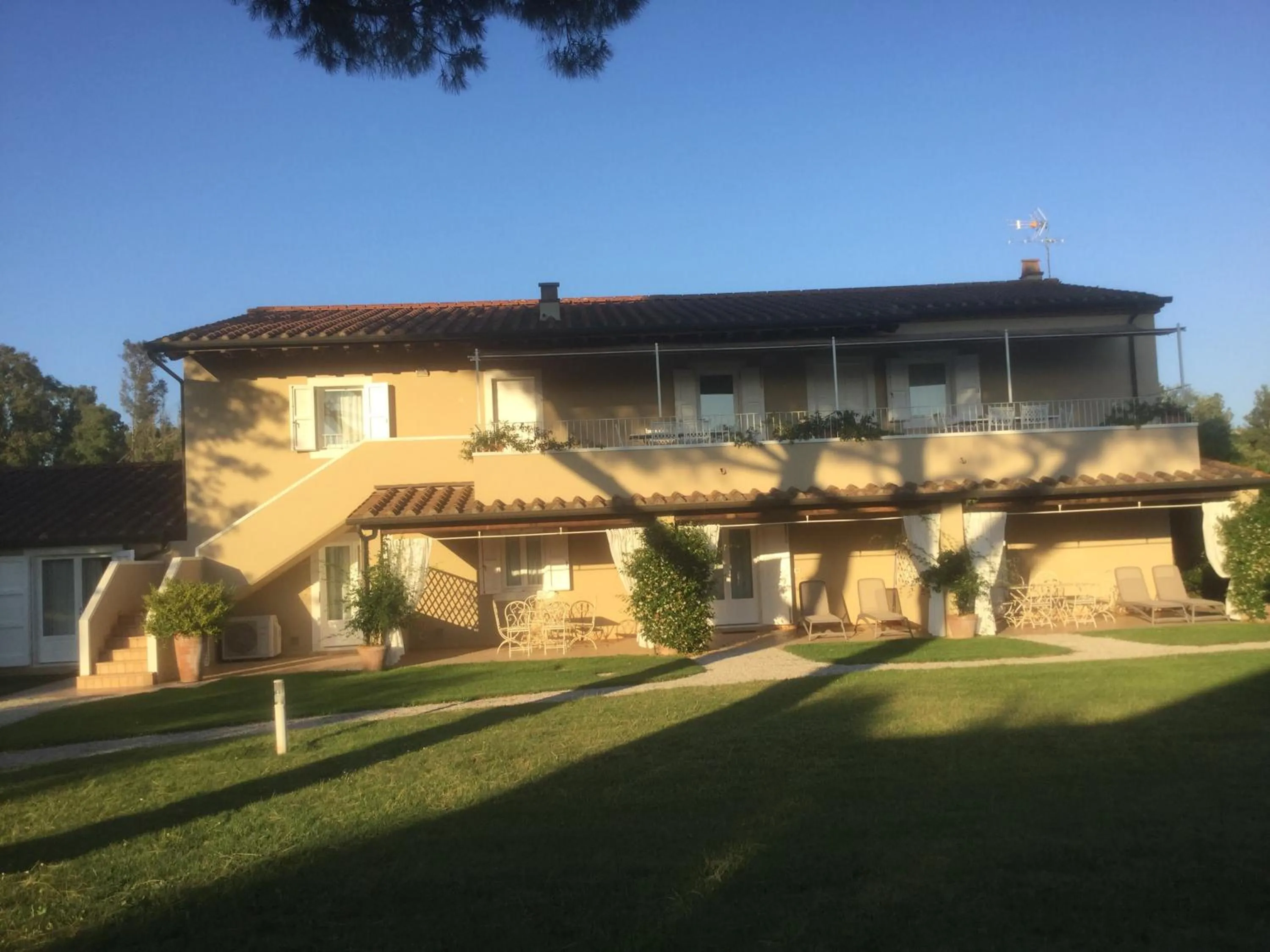 Facade/entrance in Relais Le Fornacelle