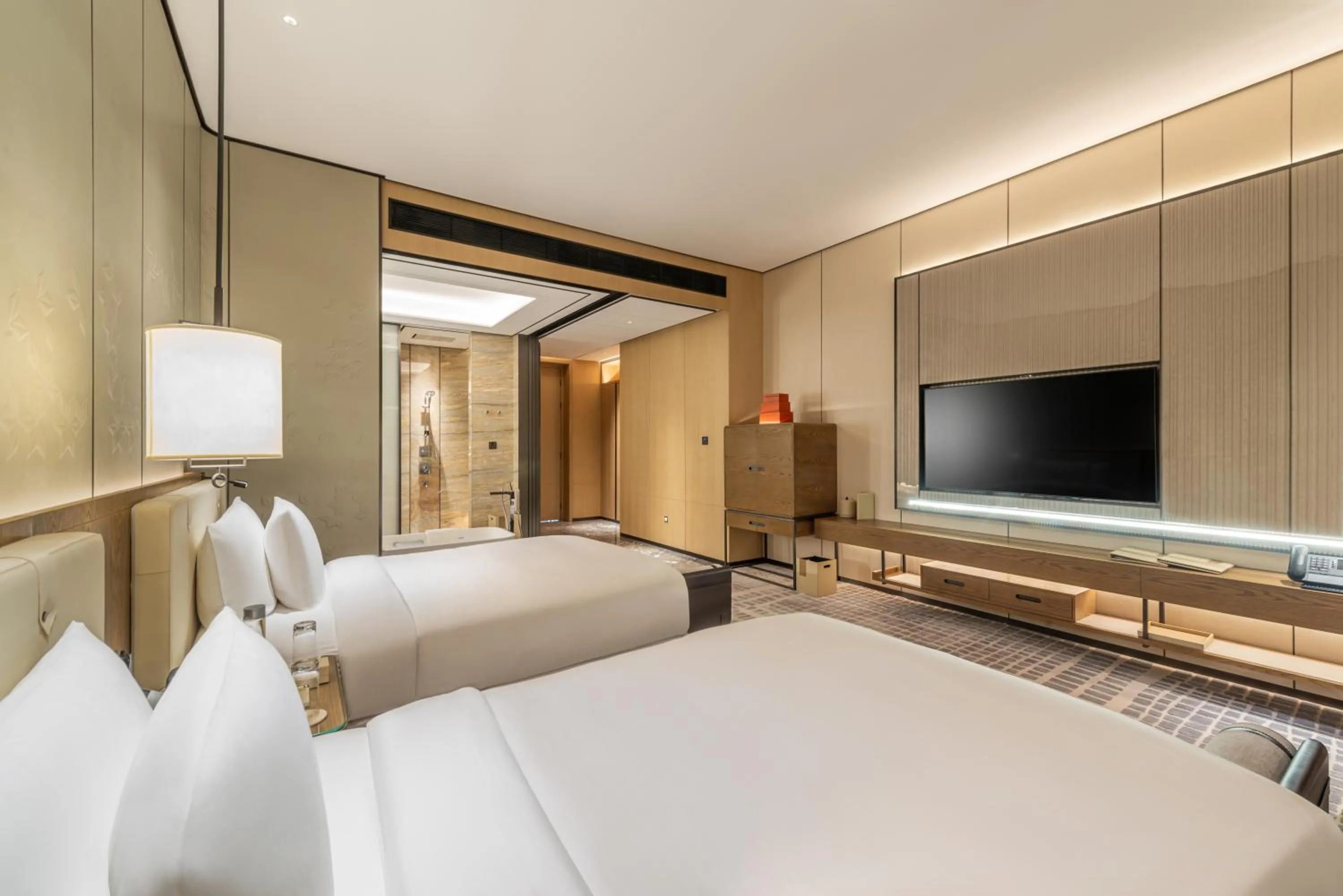 Photo of the whole room, Bed in Narcissus The Royal Hotel