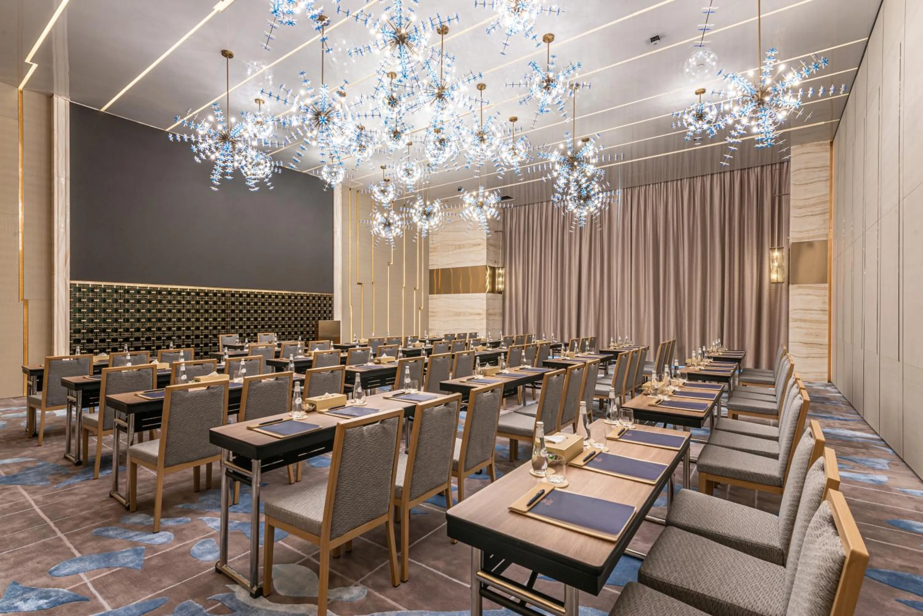 Banquet/Function facilities in Narcissus The Royal Hotel