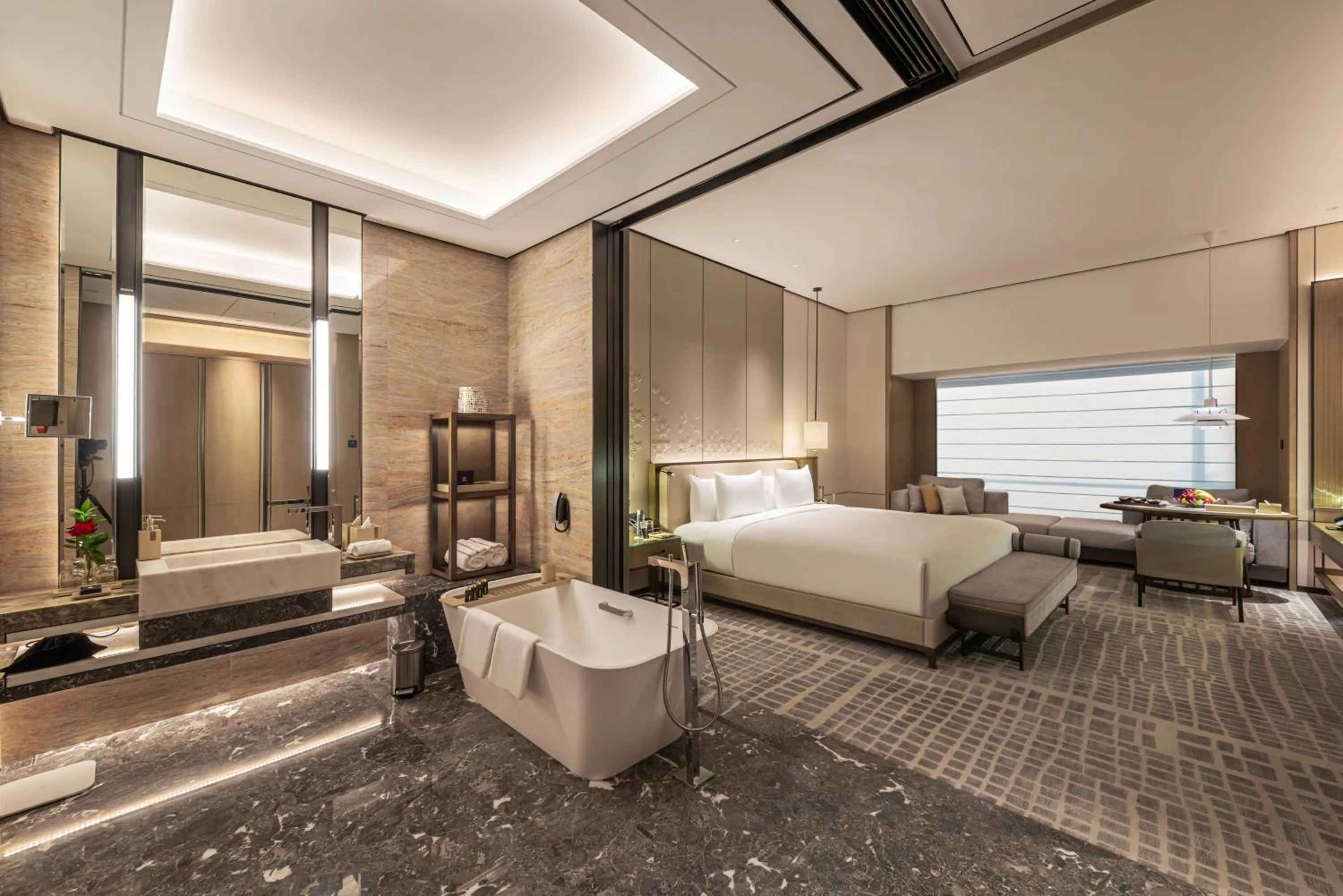 Photo of the whole room, Bed in Narcissus The Royal Hotel