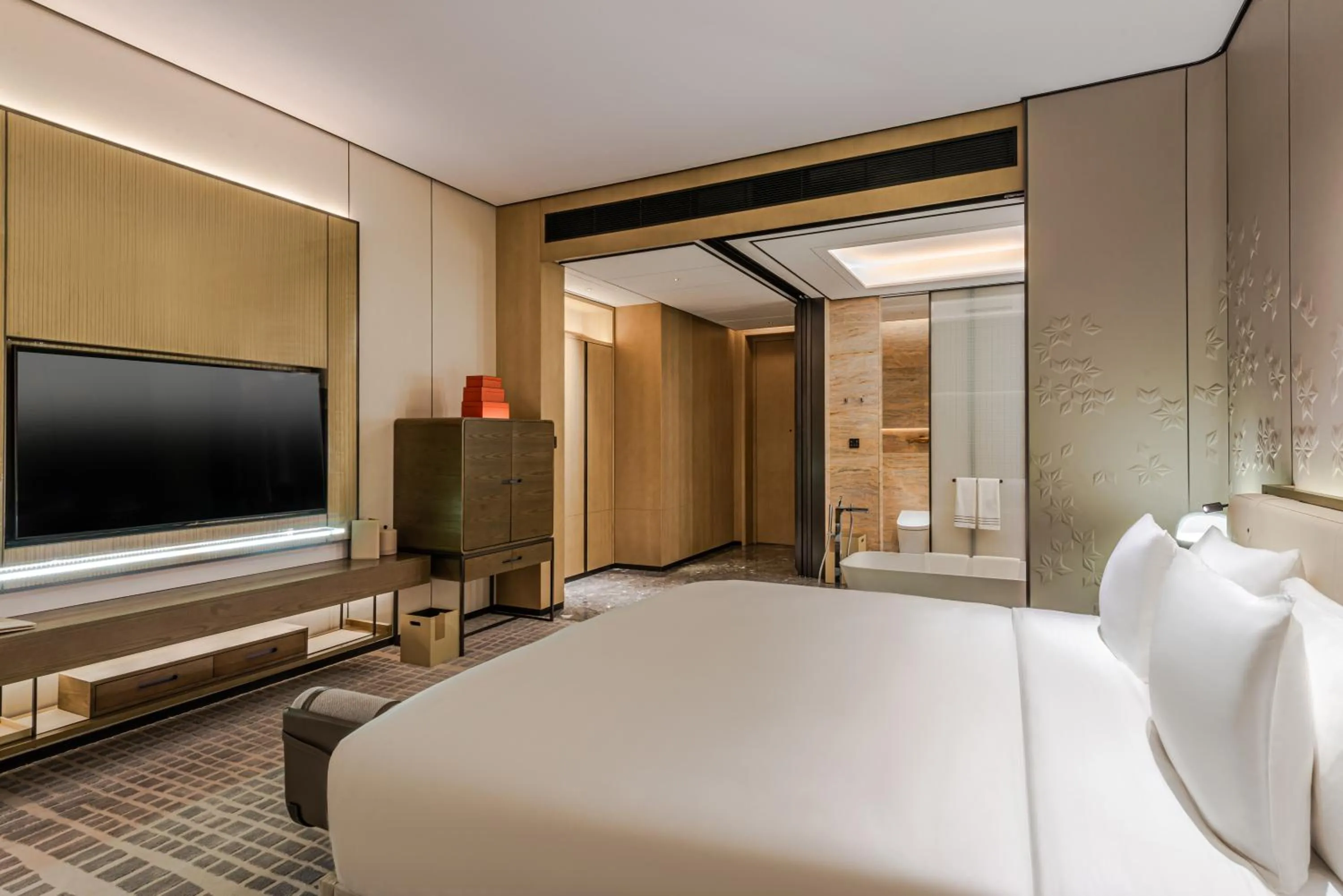 Bedroom, Bed in Narcissus The Royal Hotel