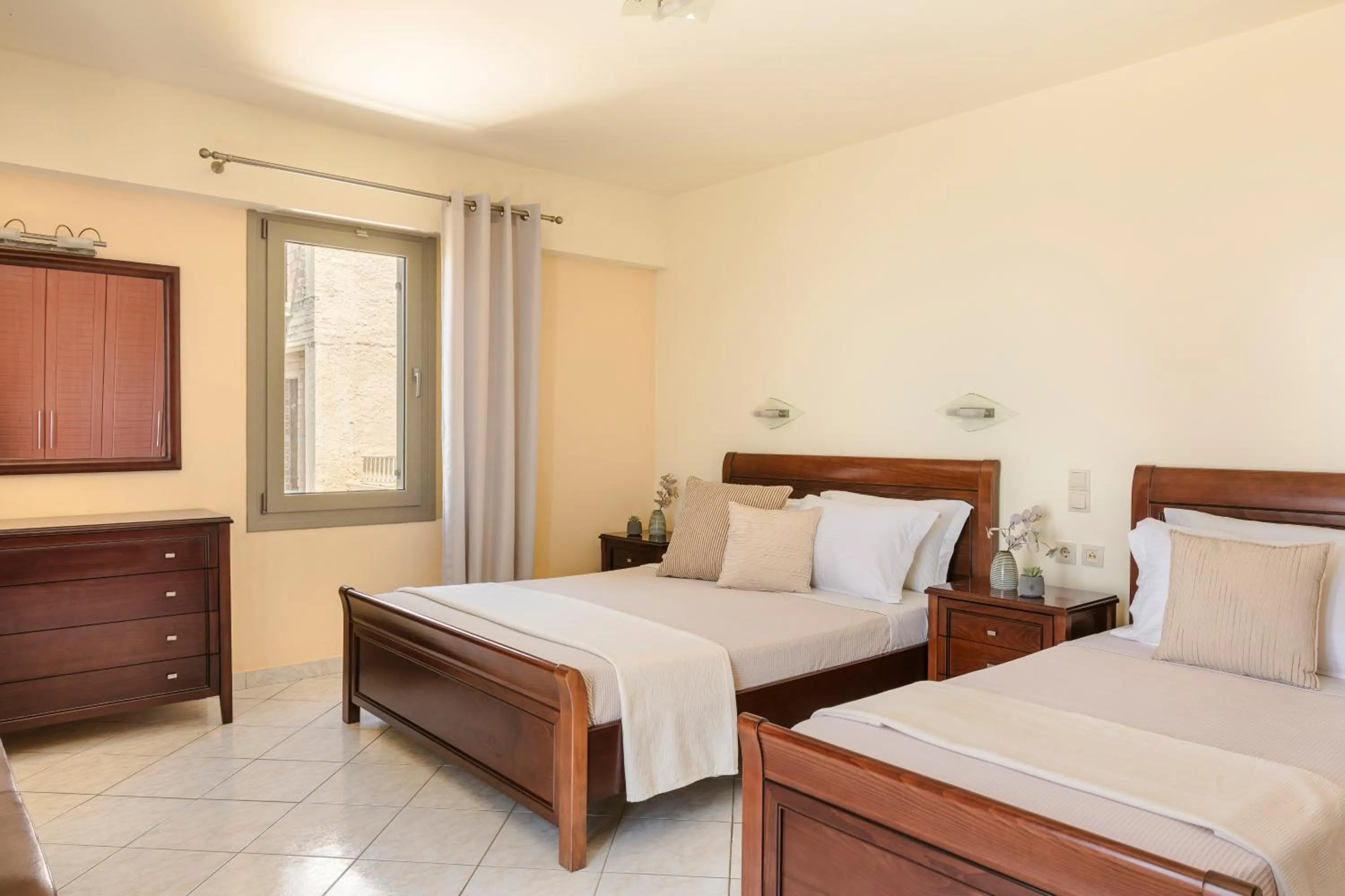 Photo of the whole room, Bed in Belle View Hotel - Sea View & Sunset