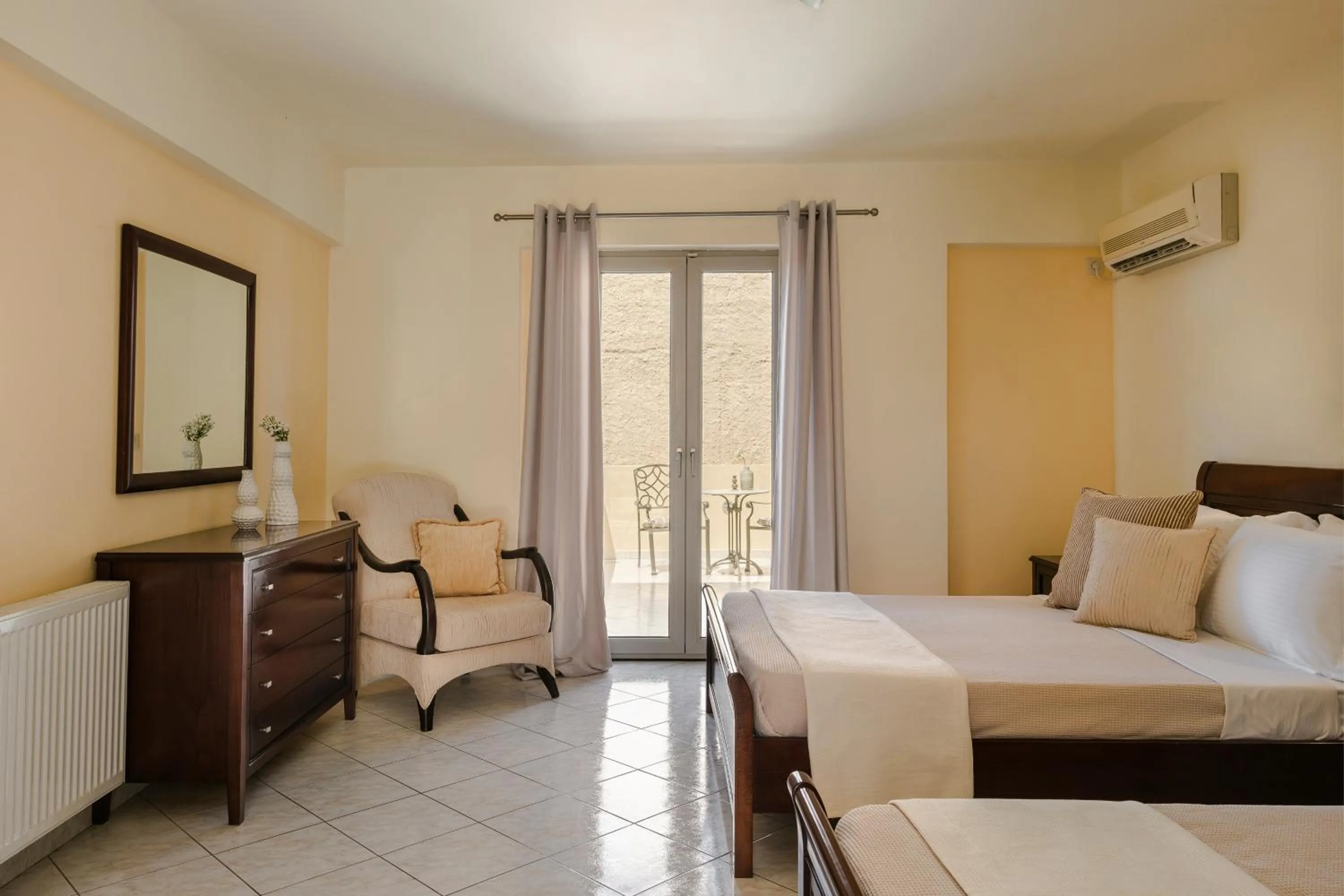 Photo of the whole room, Bed in Belle View Hotel - Sea View & Sunset