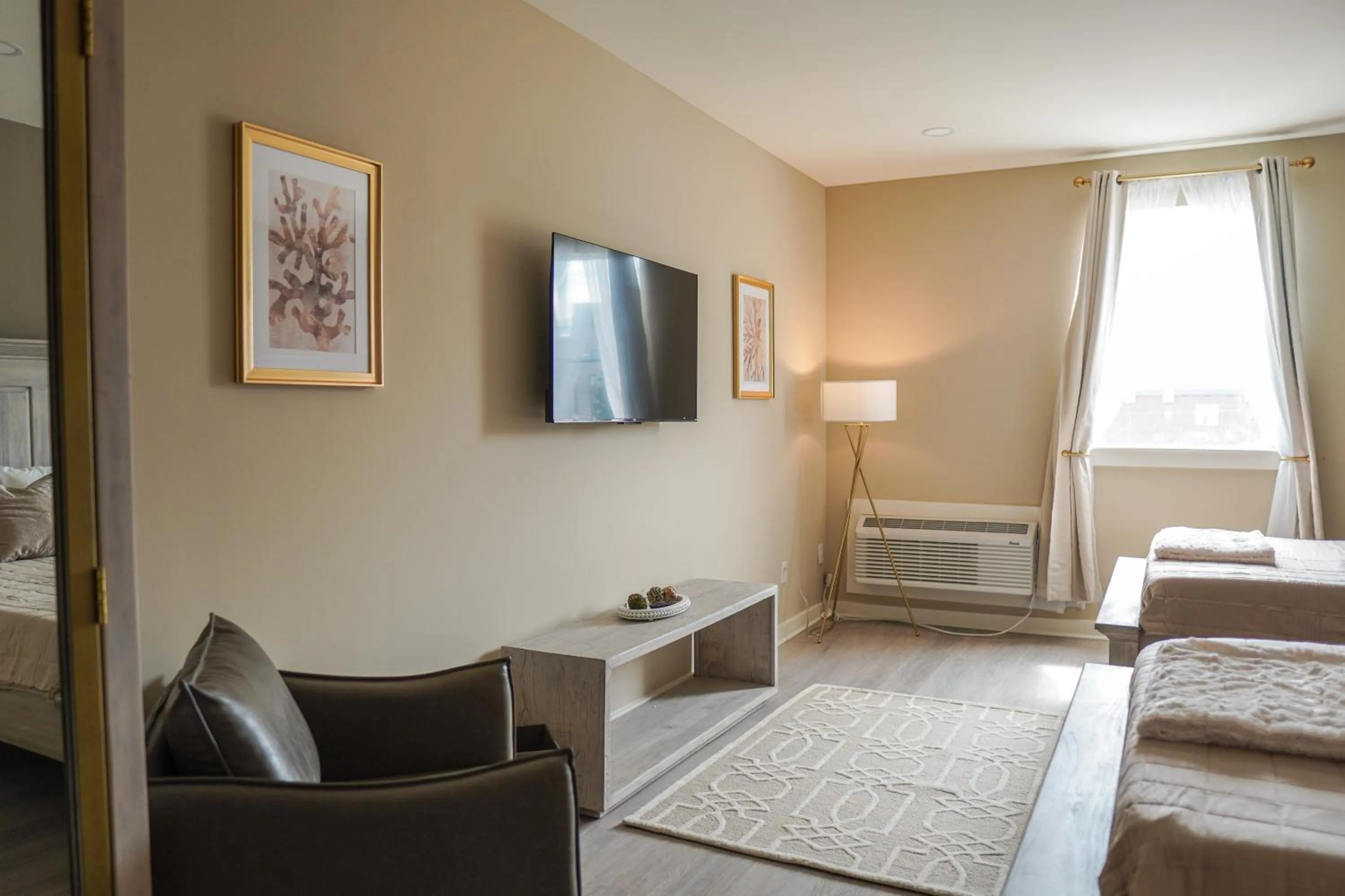 Bed in Hotel Whiskey in Pascagoula