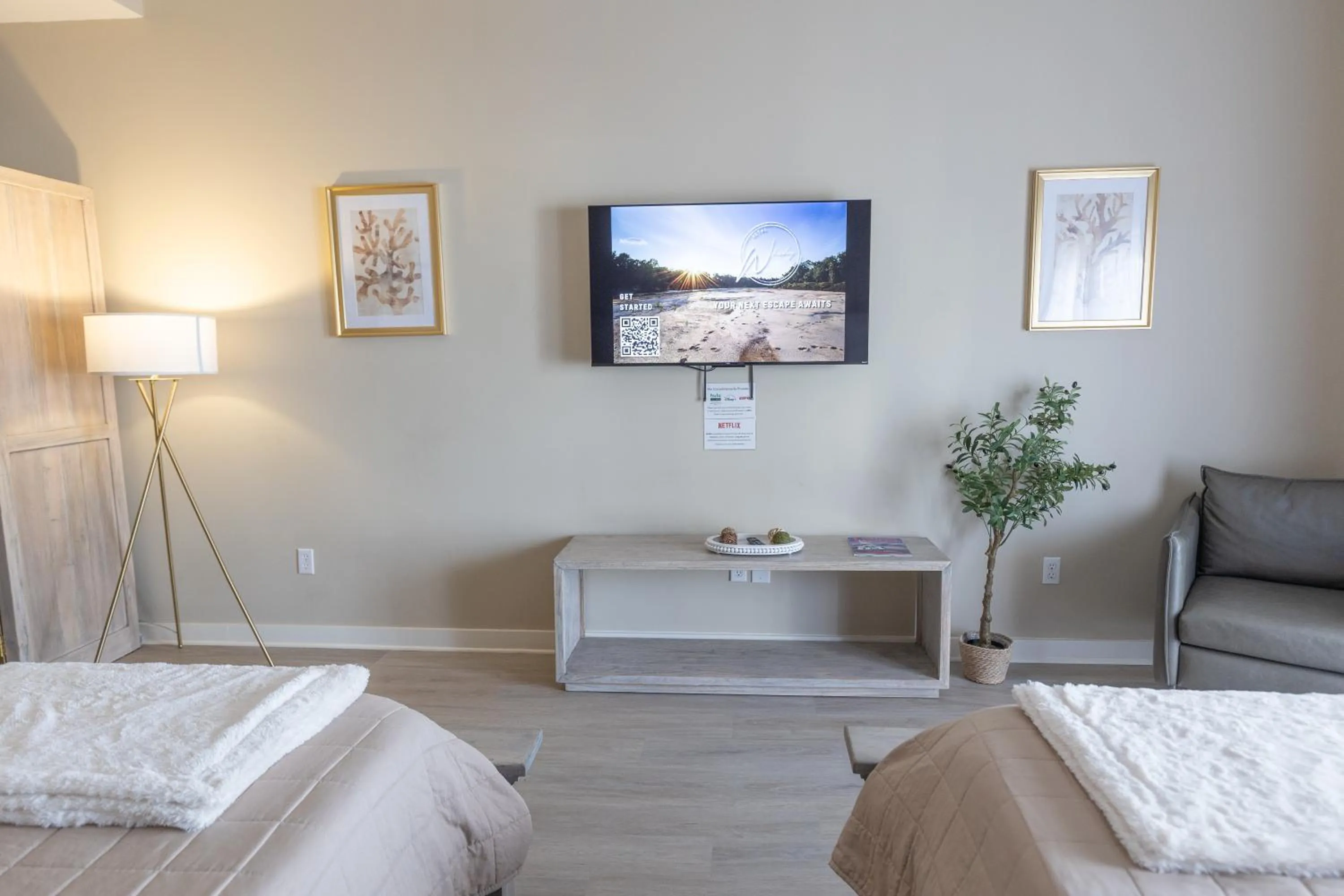 Bed in Hotel Whiskey in Pascagoula