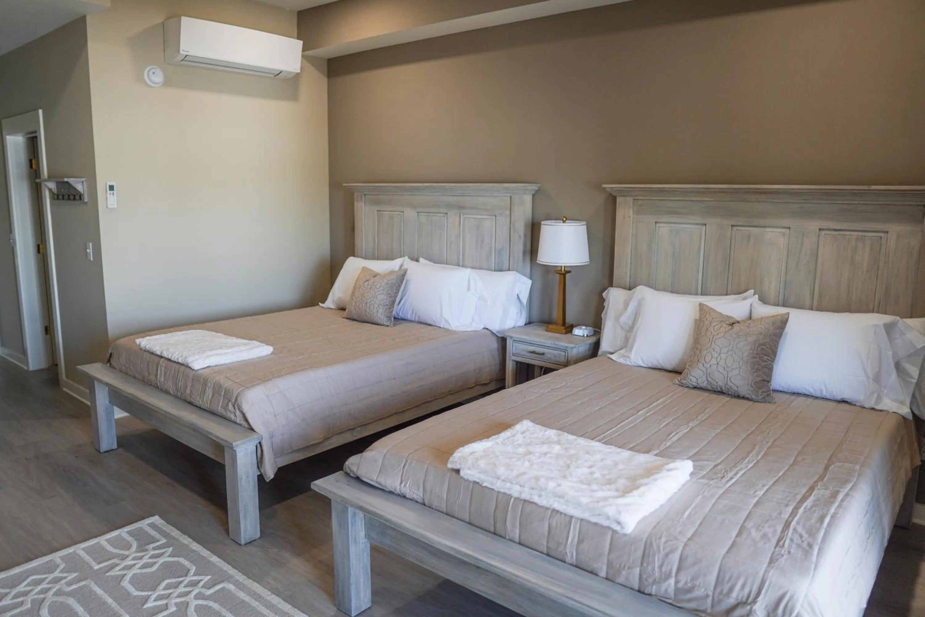 Bed in Hotel Whiskey in Pascagoula