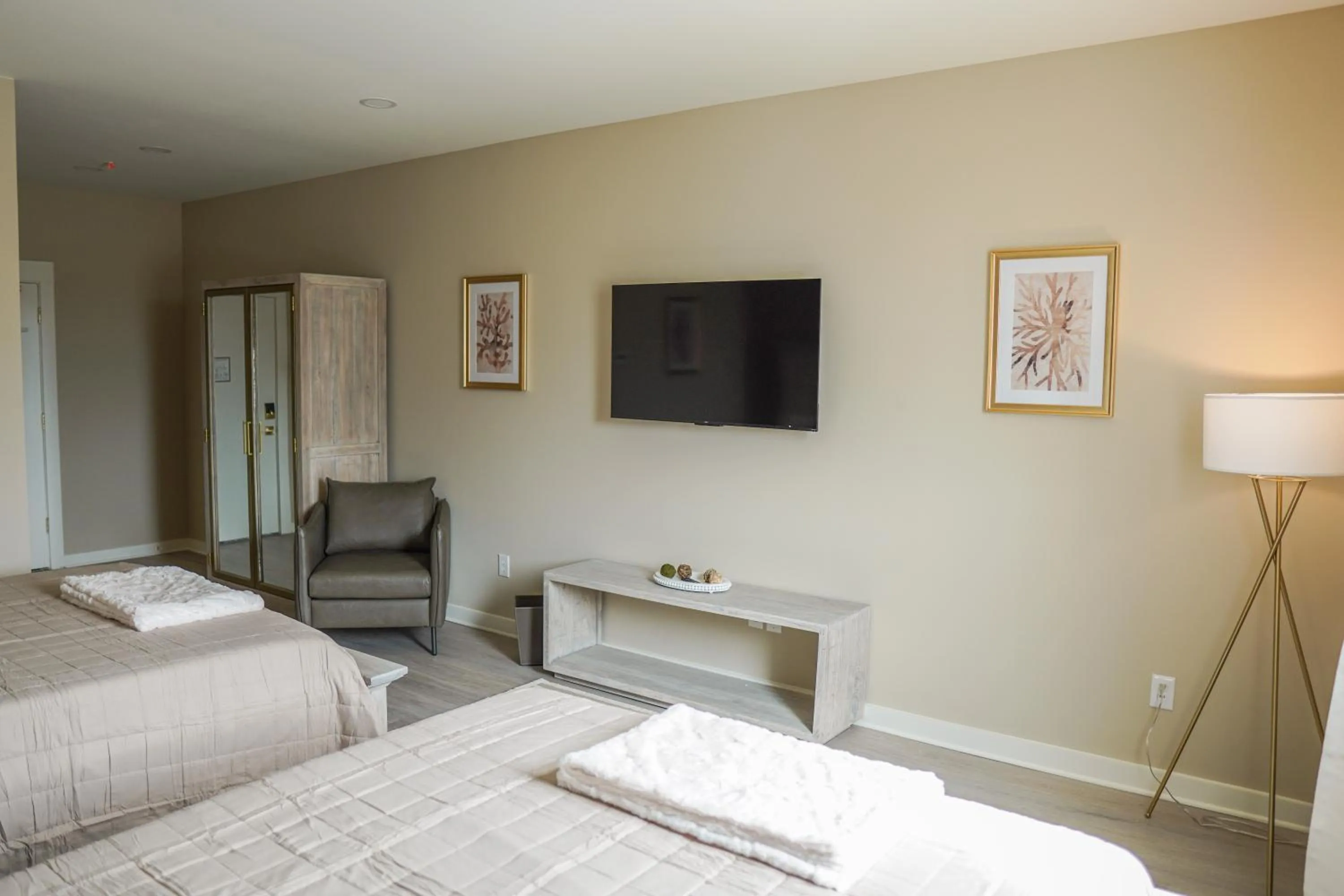 Bed in Hotel Whiskey in Pascagoula