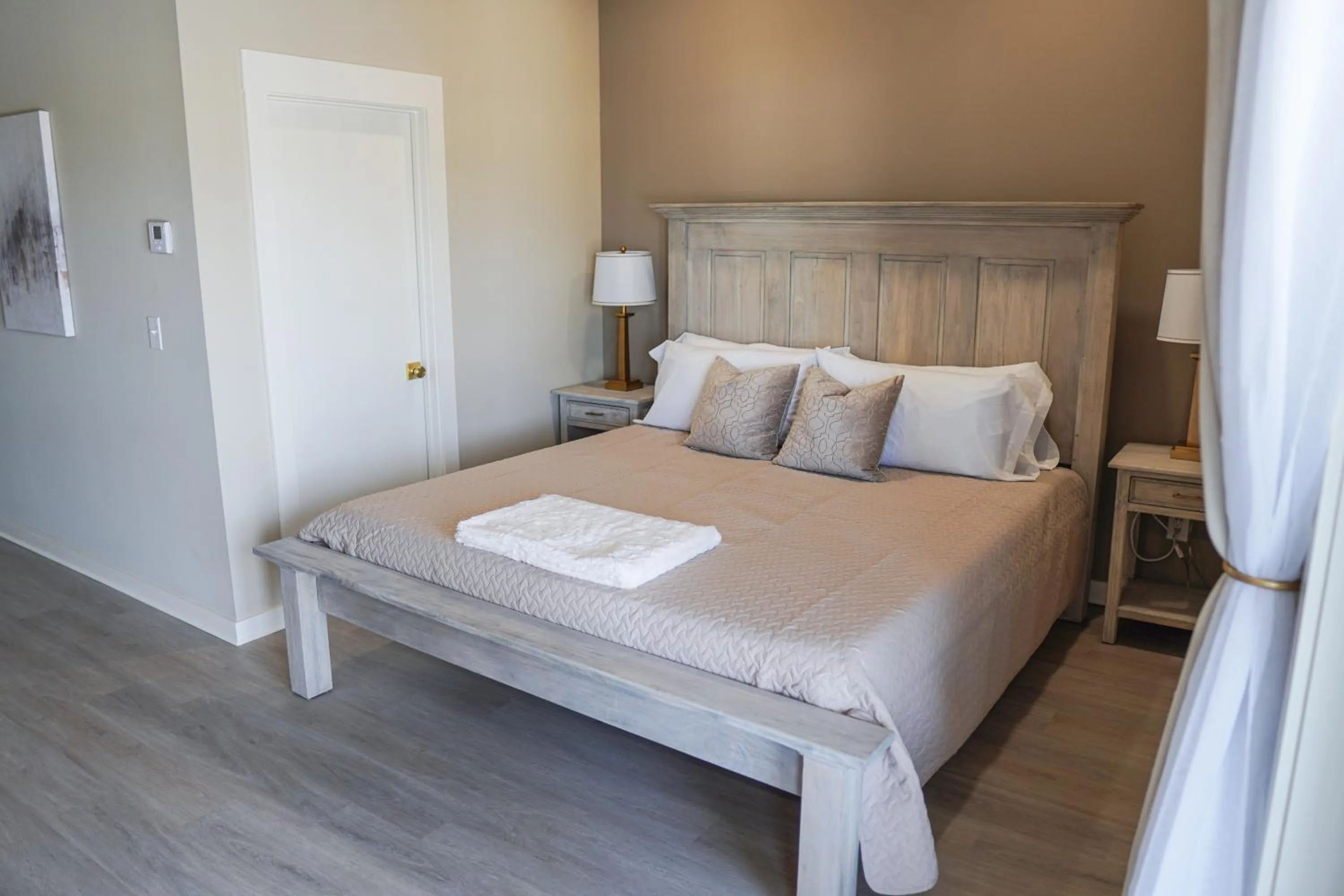 Bed in Hotel Whiskey in Pascagoula