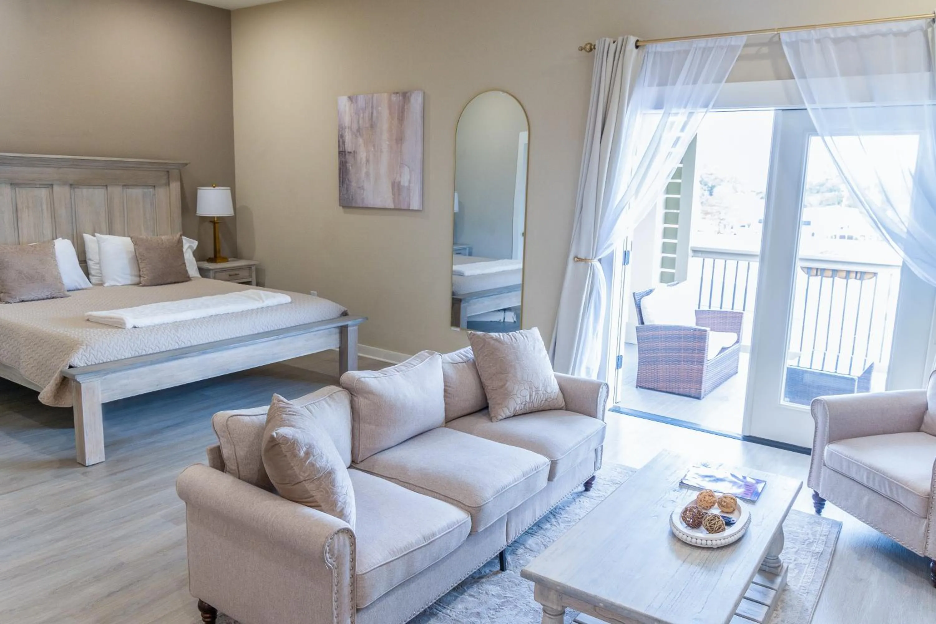 Bed in Hotel Whiskey in Pascagoula