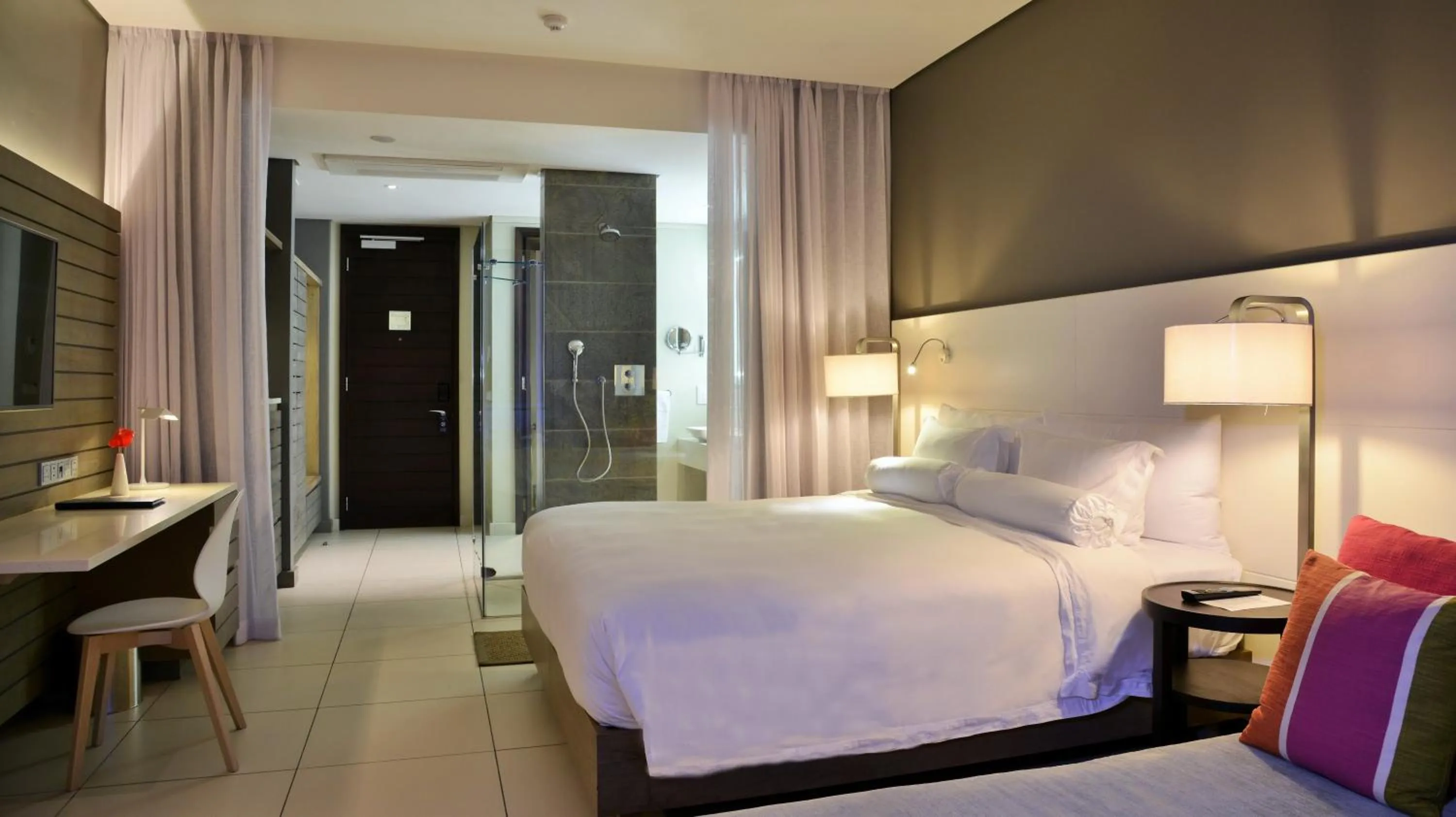 Bathroom, Bed in Eden Bleu Hotel