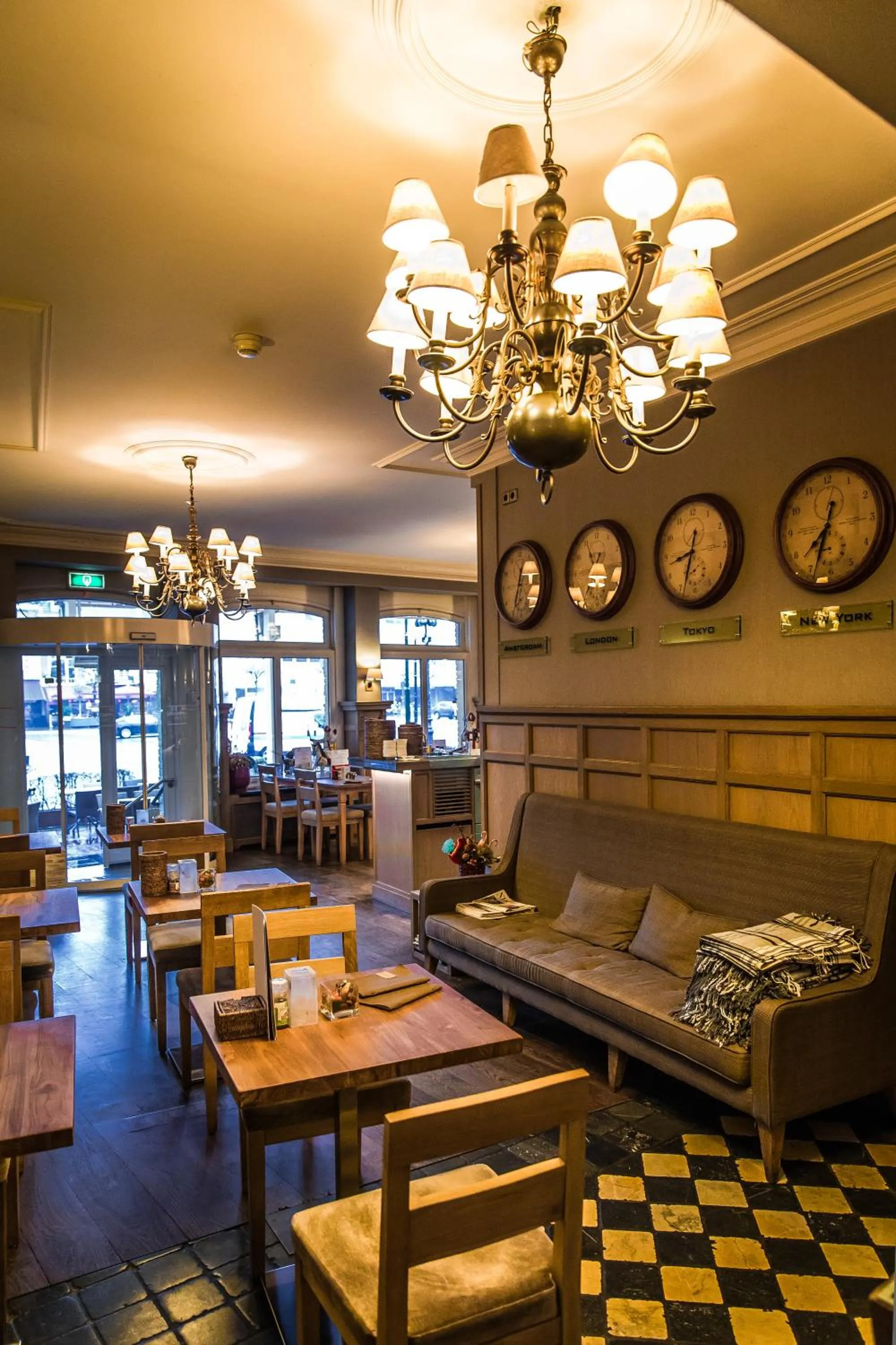 Property building in Hotel De Limbourg