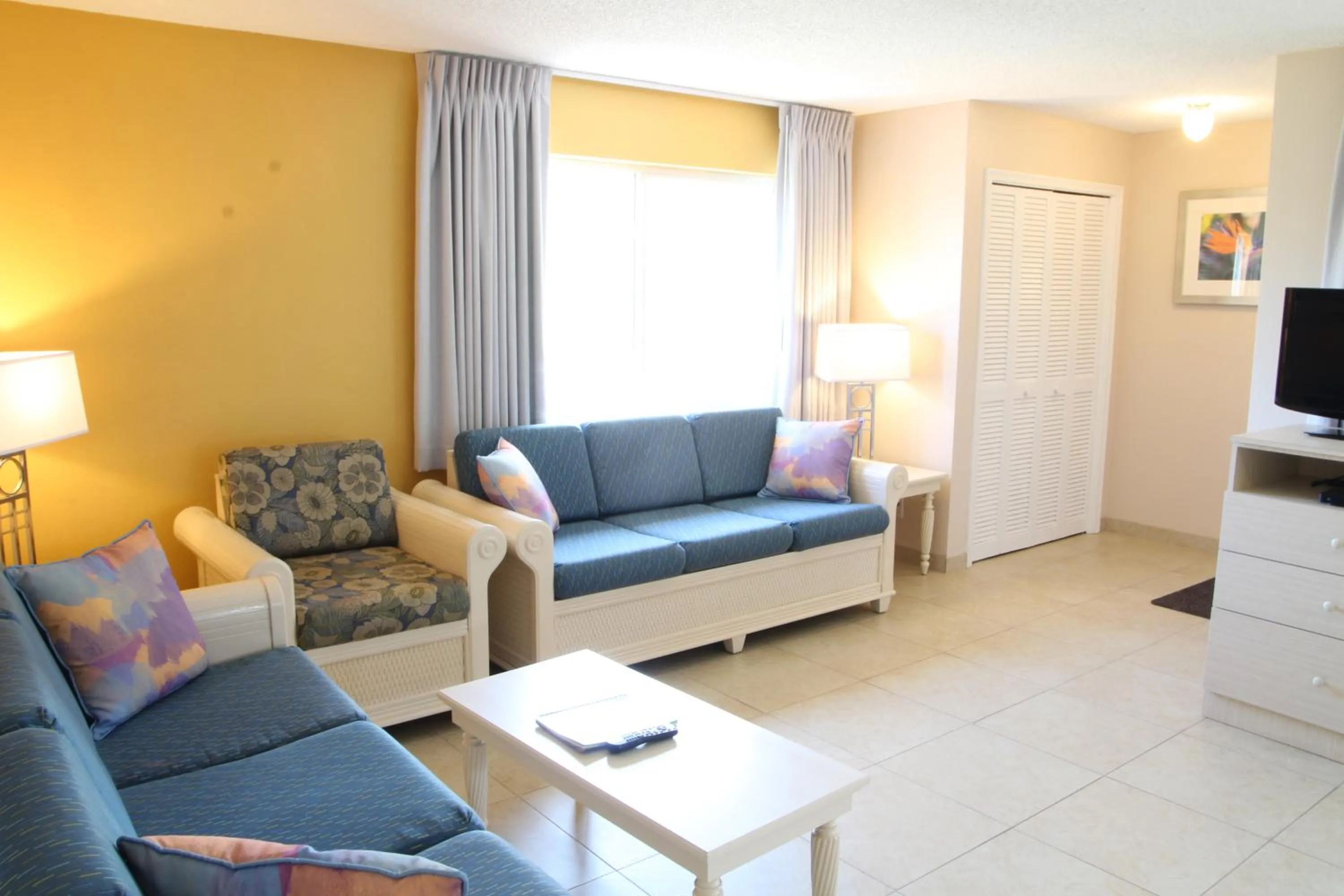 Seating area in Canada House Pompano Beach