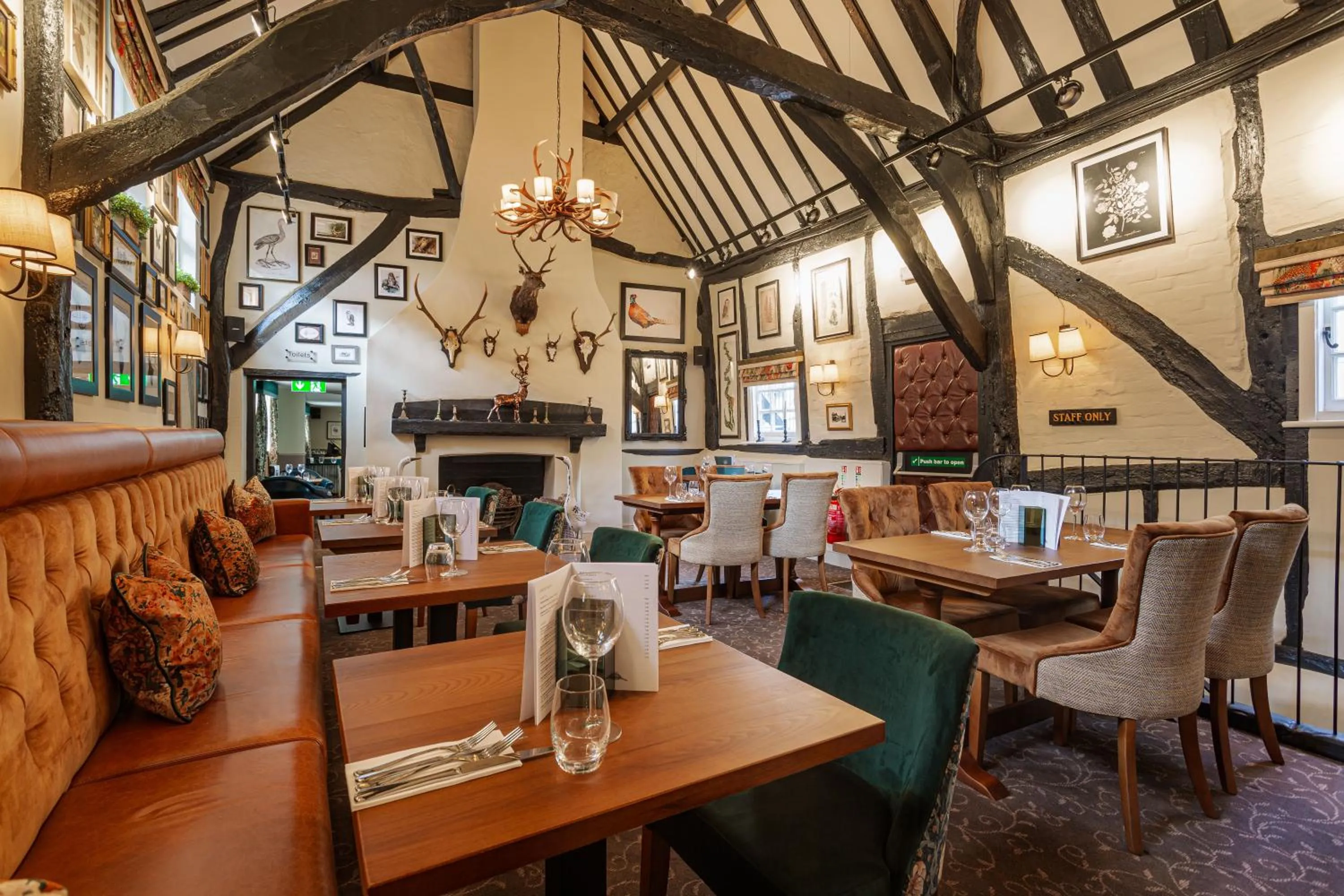 Restaurant/places to eat in The George Hotel, Dorchester-on-Thames, Oxfordshire - The Coaching Inn Group