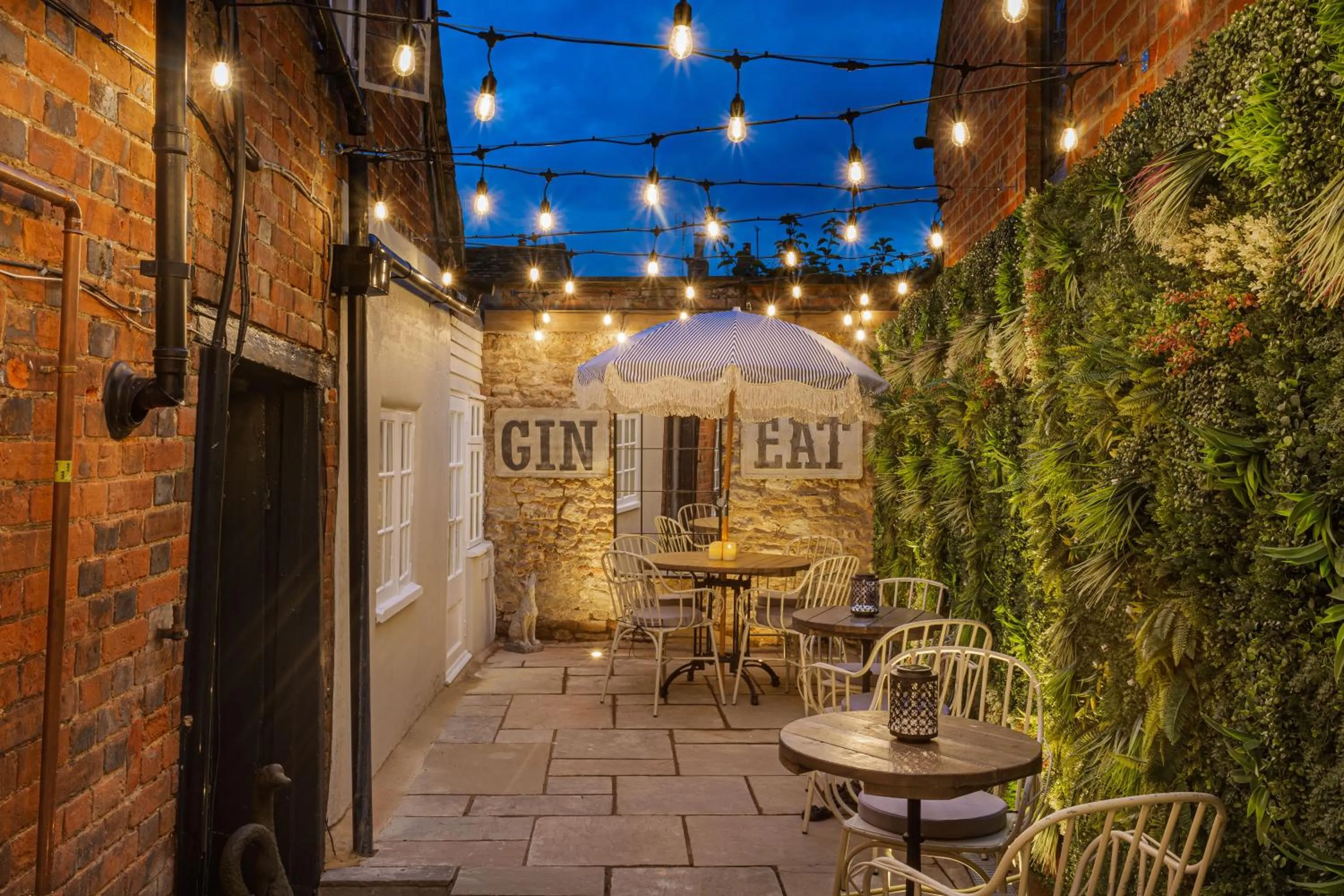 Property building in The George Hotel, Dorchester-on-Thames, Oxfordshire - The Coaching Inn Group