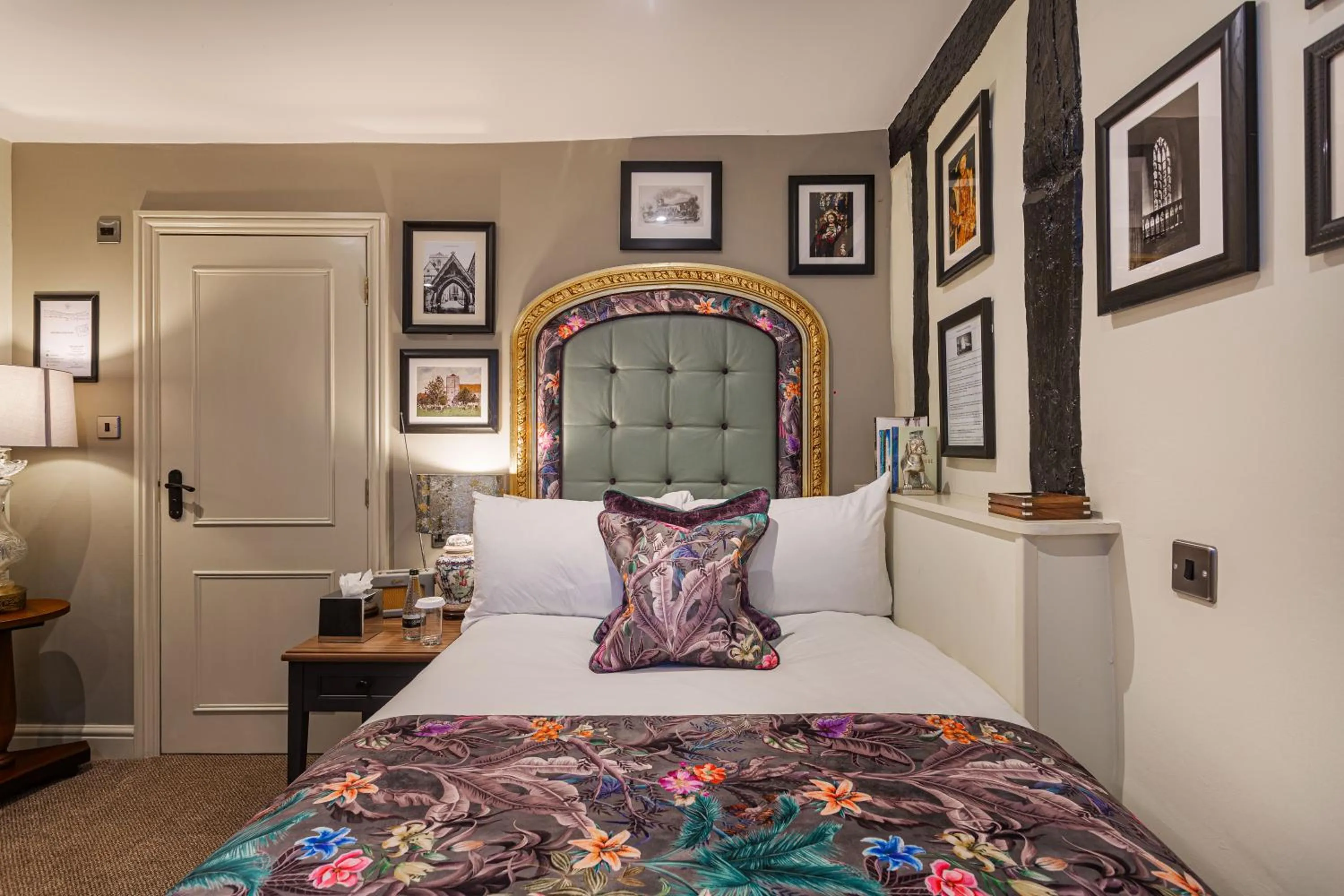 Bed in The George Hotel, Dorchester-on-Thames, Oxfordshire - The Coaching Inn Group