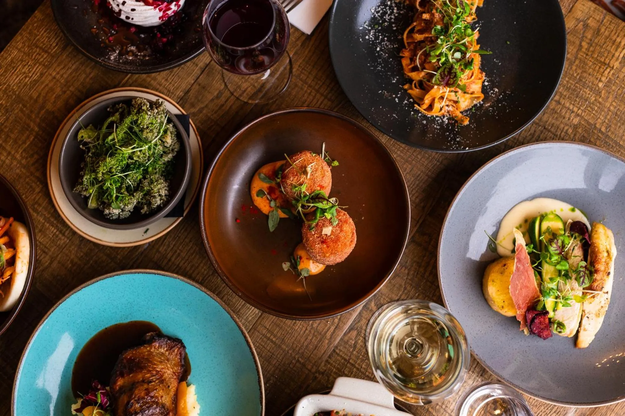 Food and drinks in The George Hotel, Dorchester-on-Thames, Oxfordshire - The Coaching Inn Group