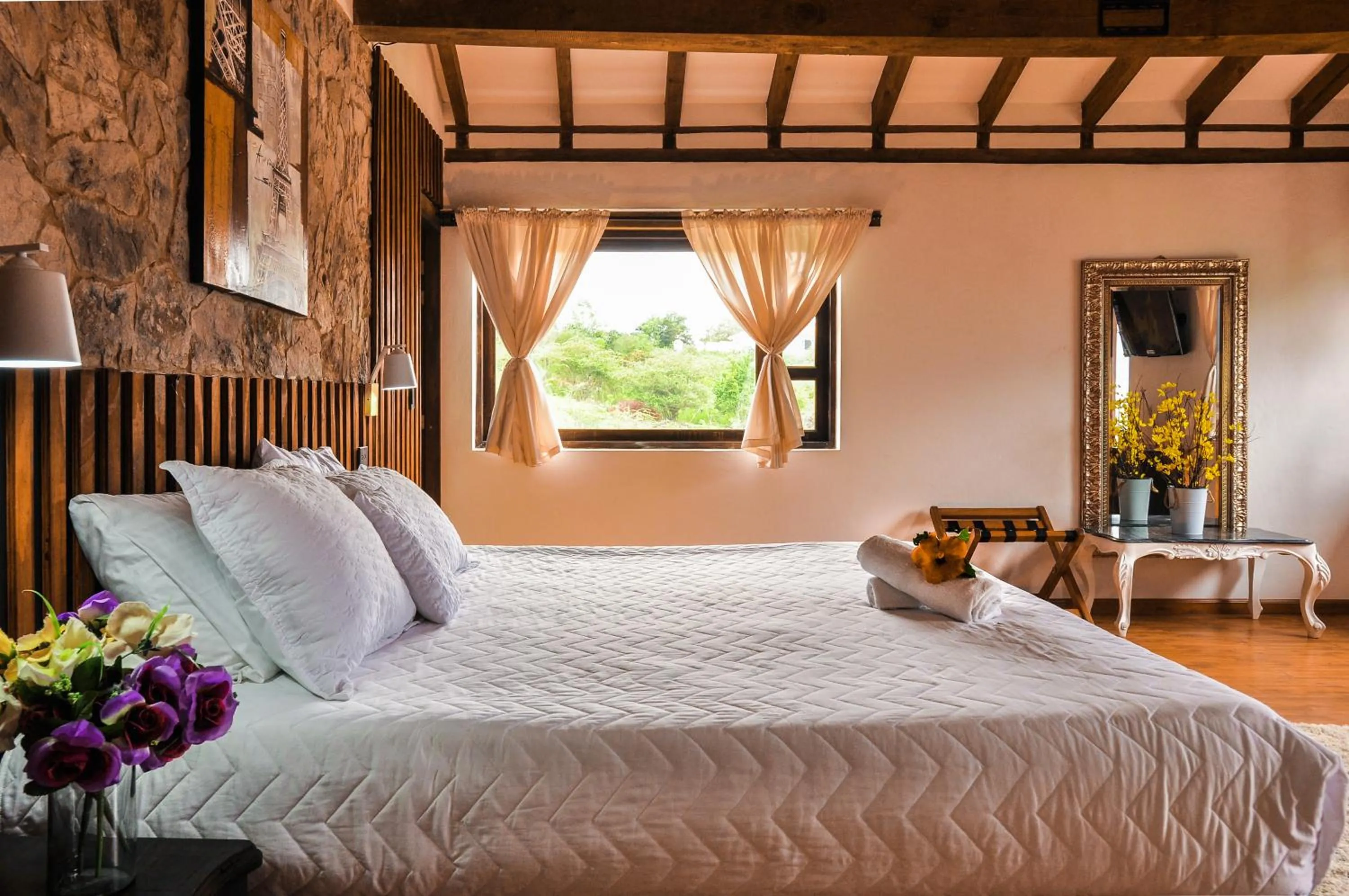 Photo of the whole room in Hotel el Mirador Villa de Leyva