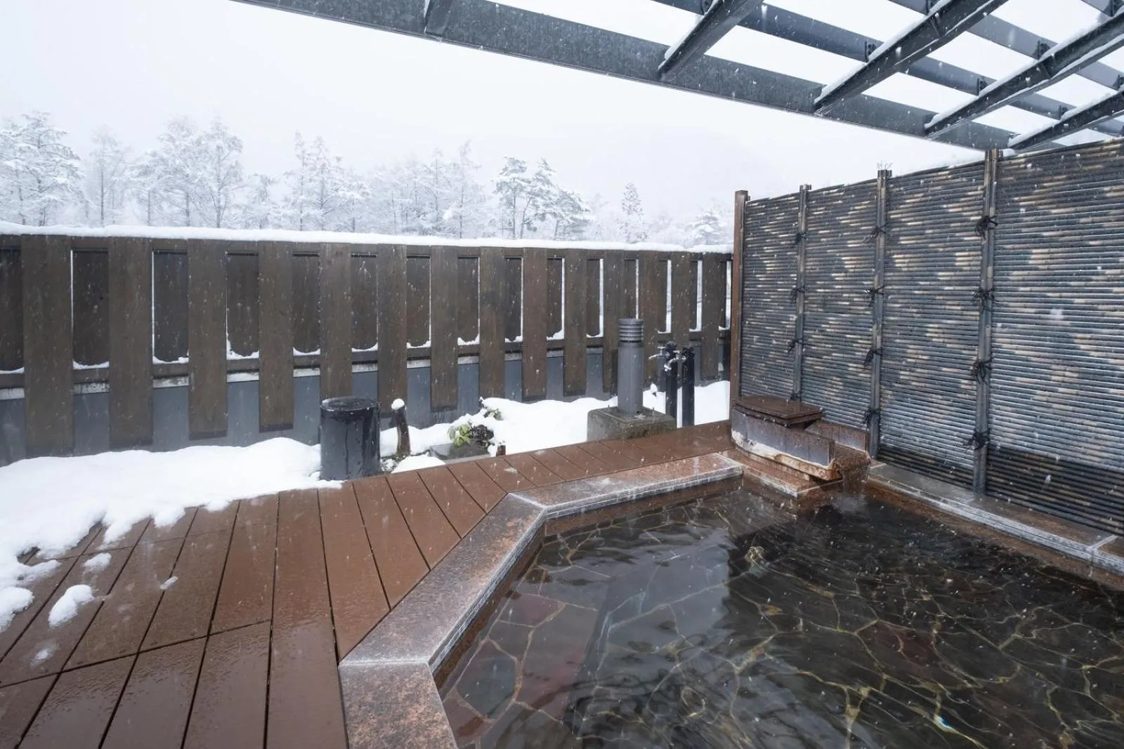 Open Air Bath in HOKURYUKO HOTEL North NAGANO