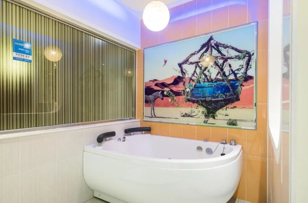 Zara Hotel Peace Square