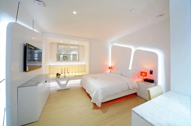 Bed in Zara Hotel Peace Square