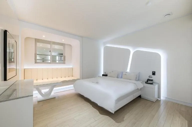 Bed in Zara Hotel Peace Square