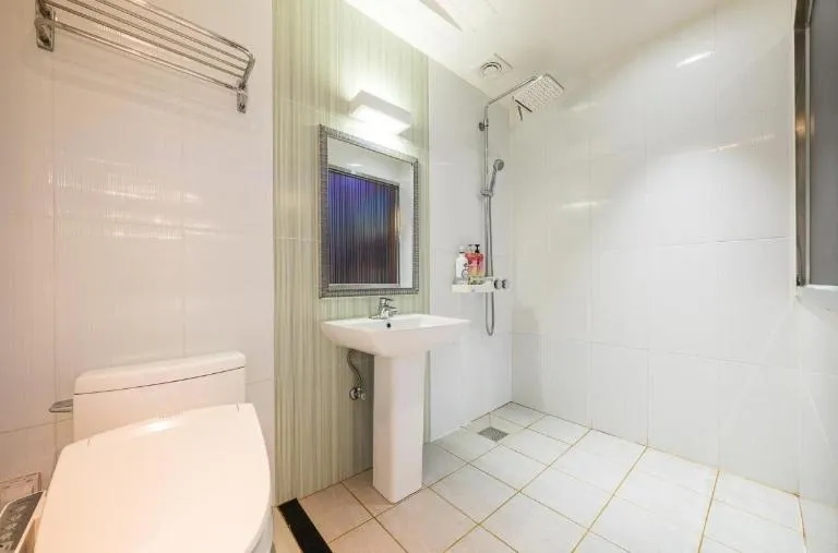 Zara Hotel Peace Square