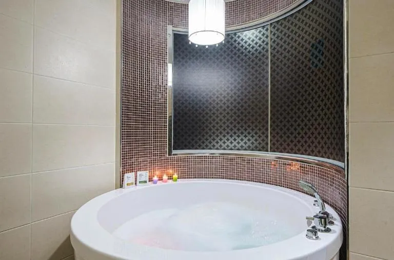 Zara Hotel Peace Square