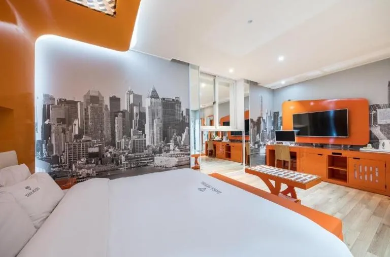 Bed in Zara Hotel Peace Square