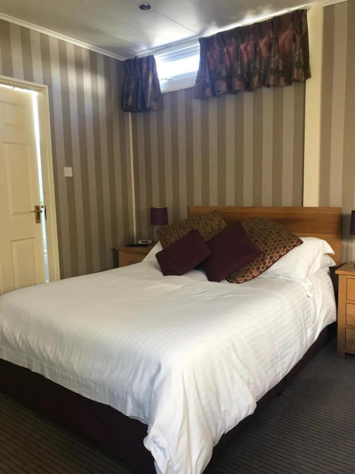 Bed in The Dog & Partridge Country Inn