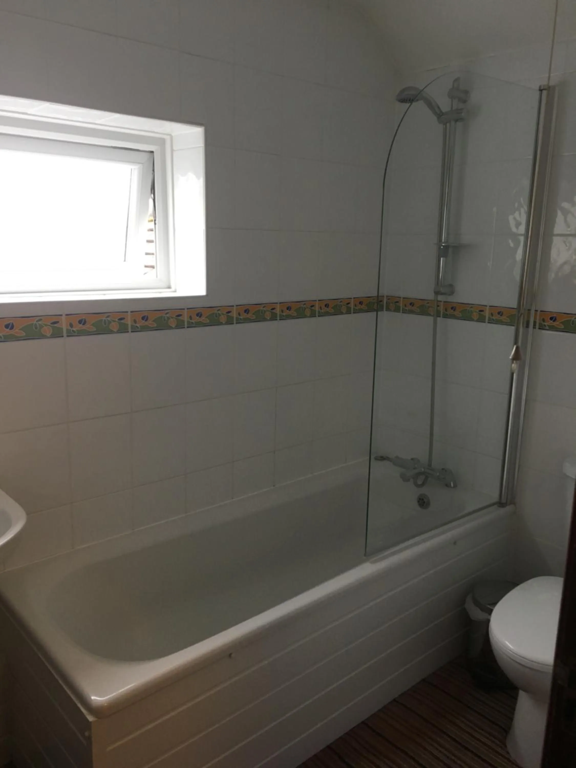 Bathroom in The Dog & Partridge Country Inn