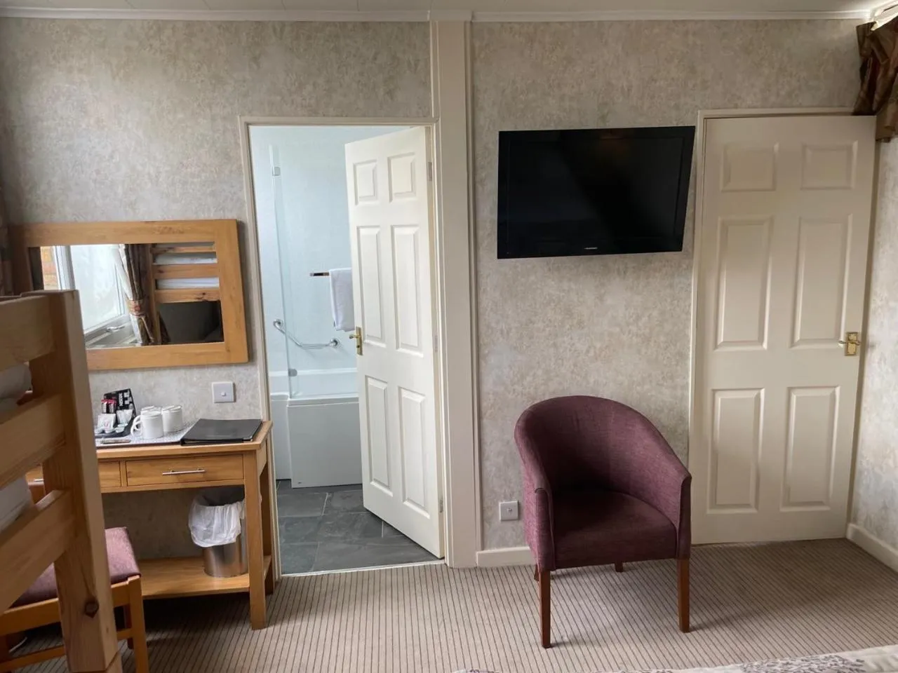 Bed in The Dog & Partridge Country Inn