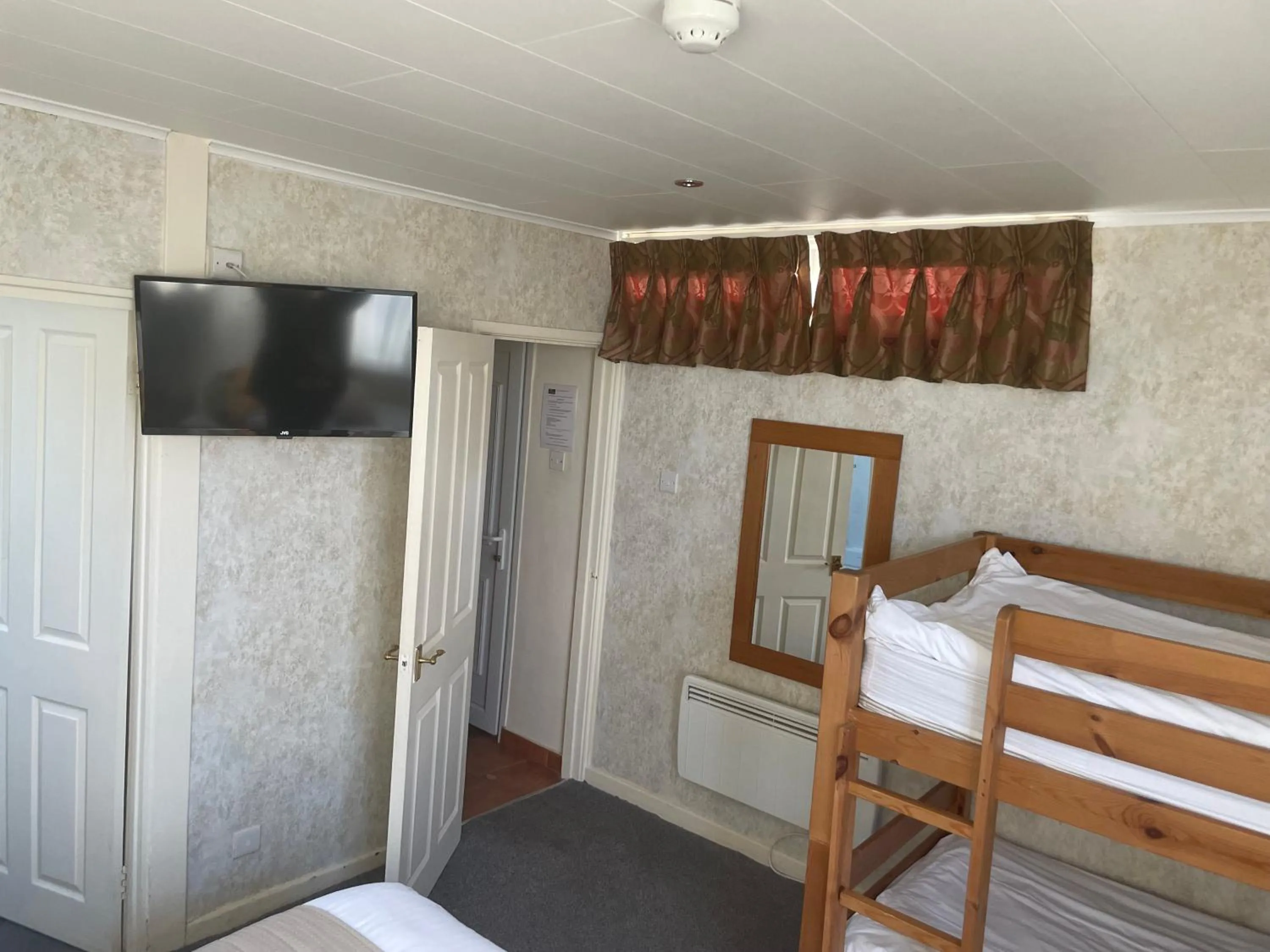 Bed in The Dog & Partridge Country Inn