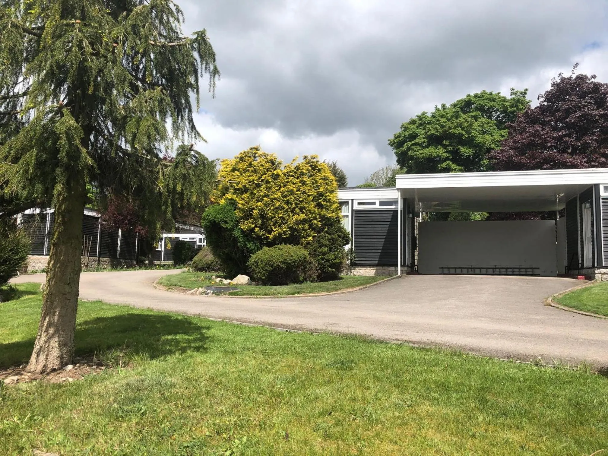 The Dog & Partridge Country Inn