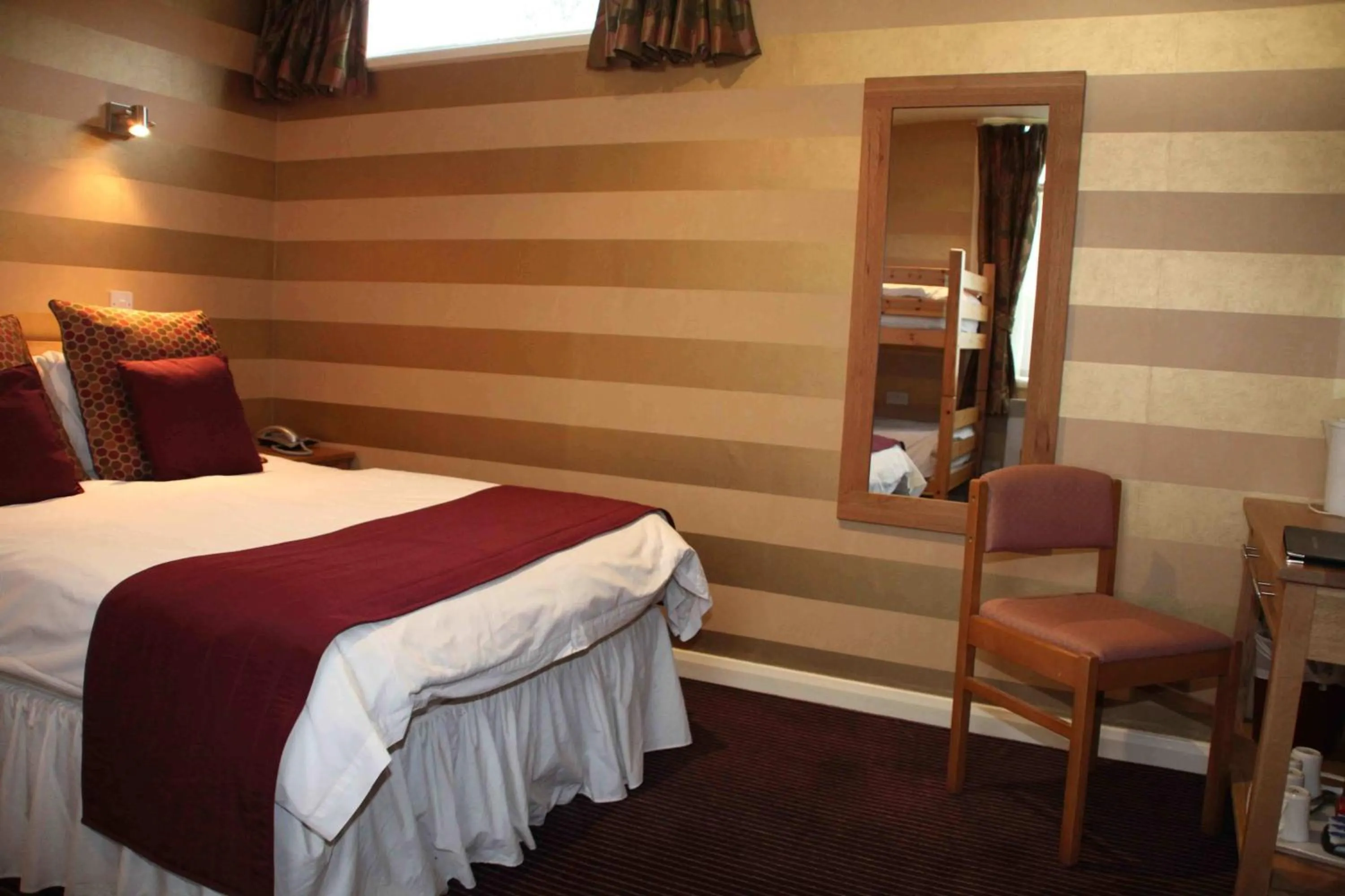 Bedroom, Bed in The Dog & Partridge Country Inn