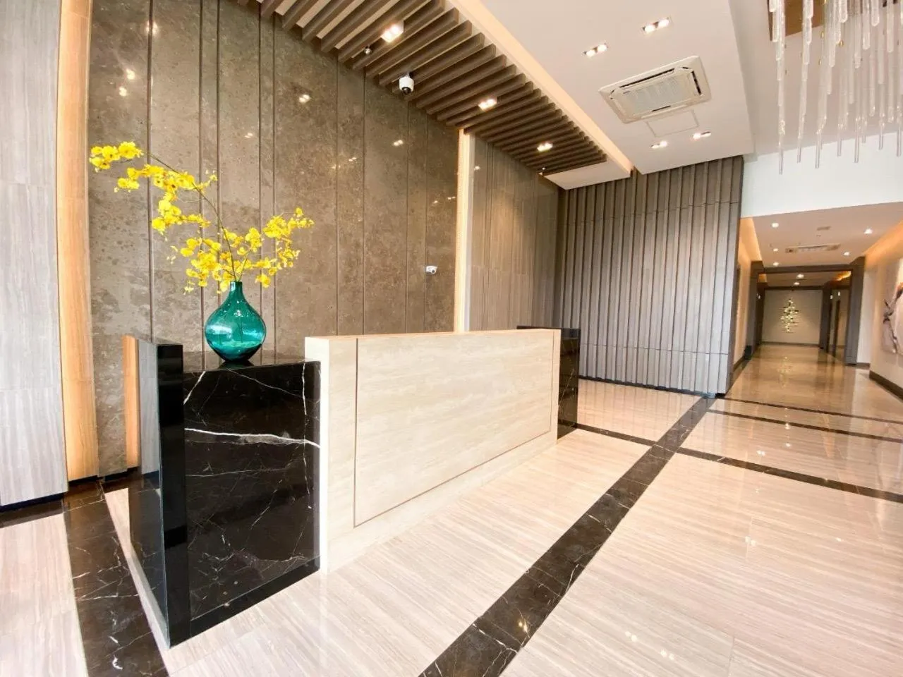 Uptown Parksuites Tower Two - BGC Taguig, Manila