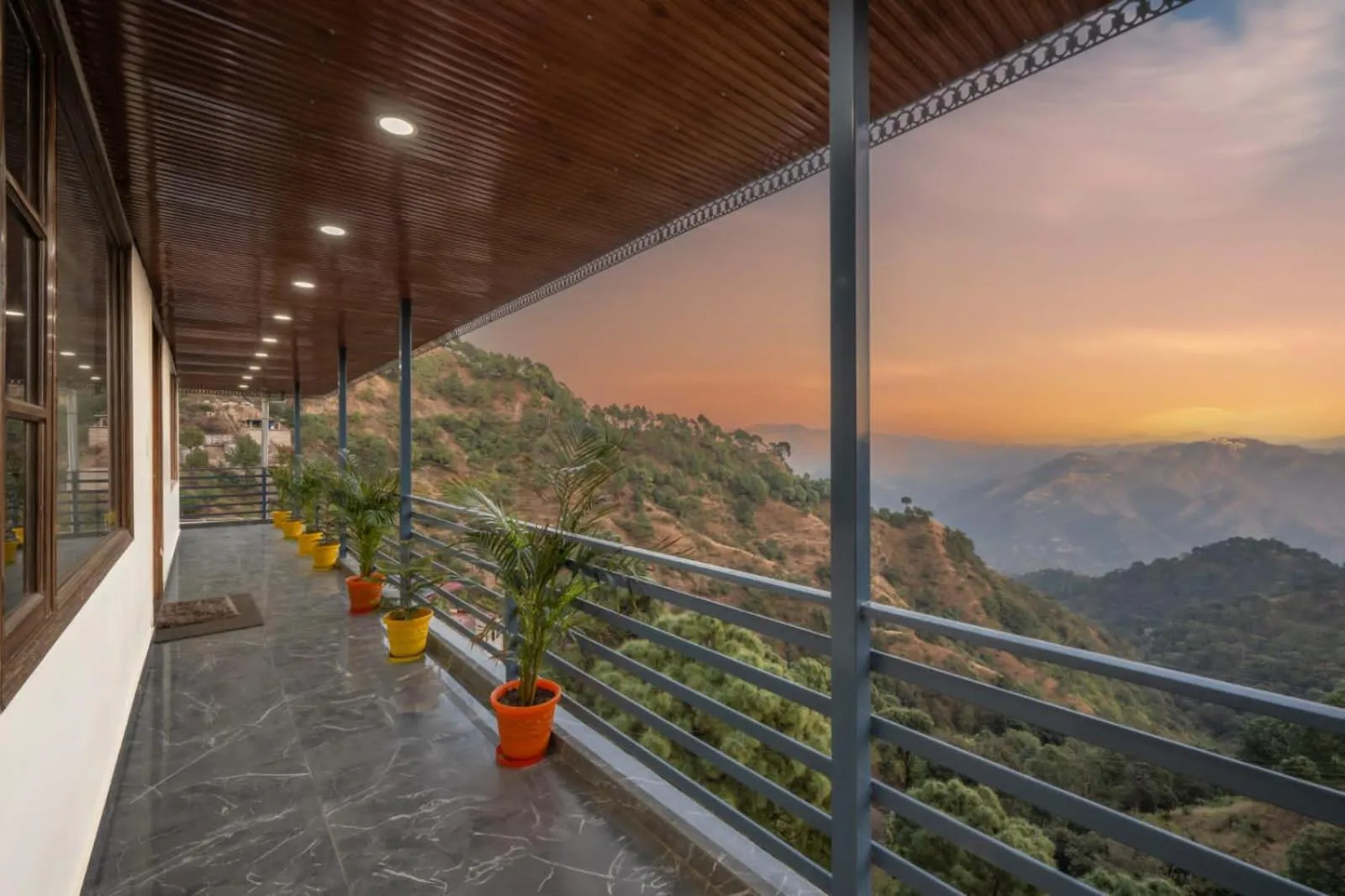 Natural landscape in Wonder Inn Kasauli