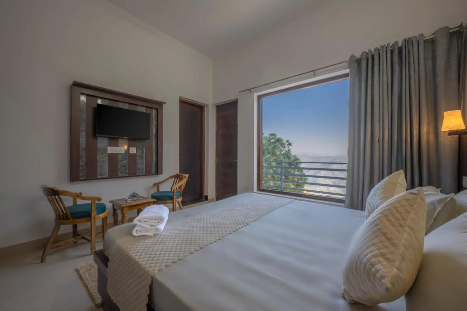 Photo of the whole room in Wonder Inn Kasauli