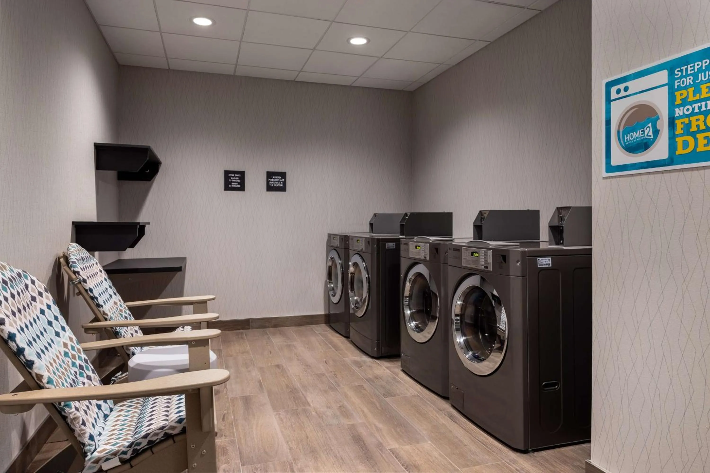 washing machine in Home2 Suites By Hilton Ankeny