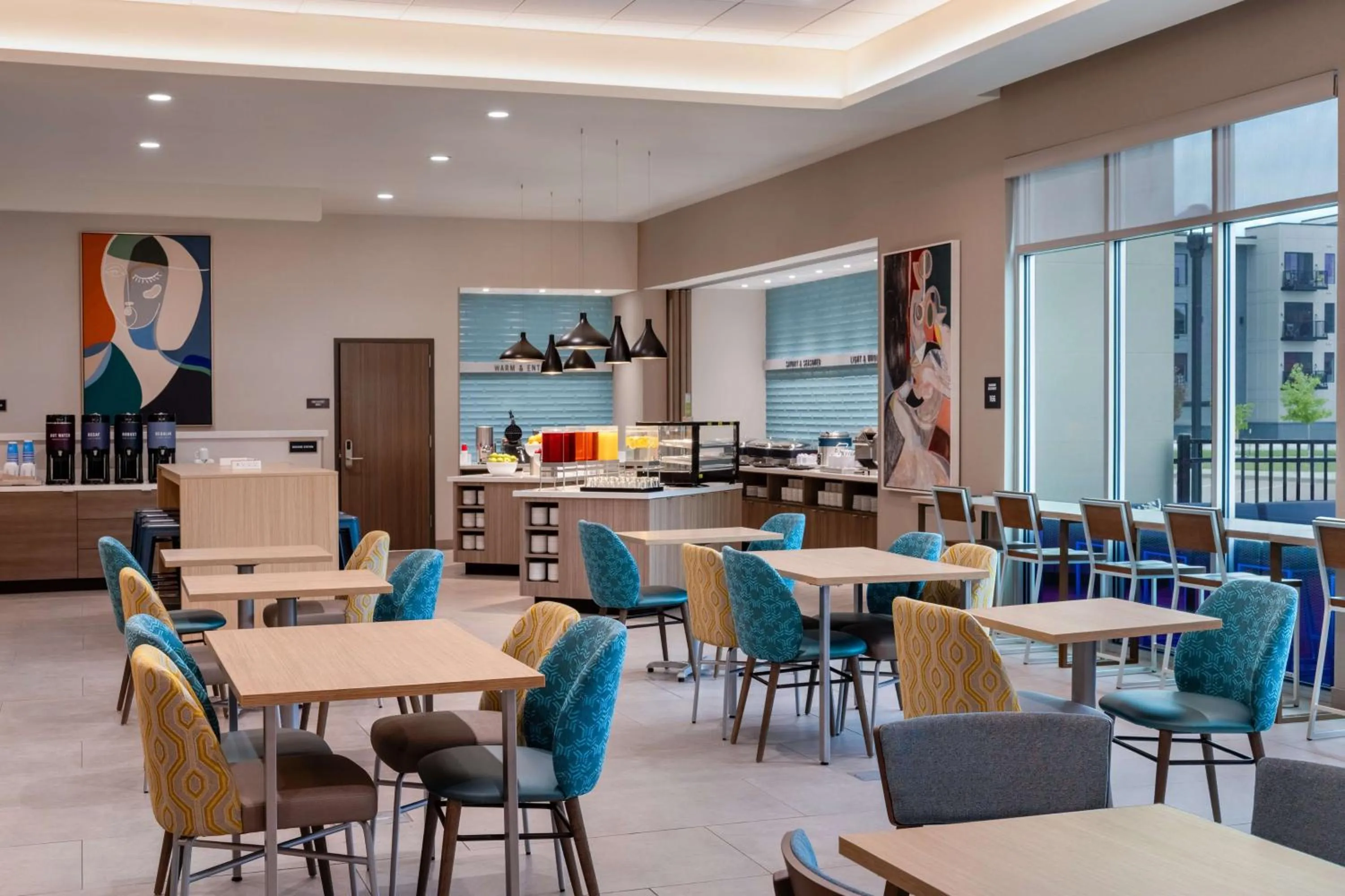 Breakfast in Home2 Suites By Hilton Ankeny