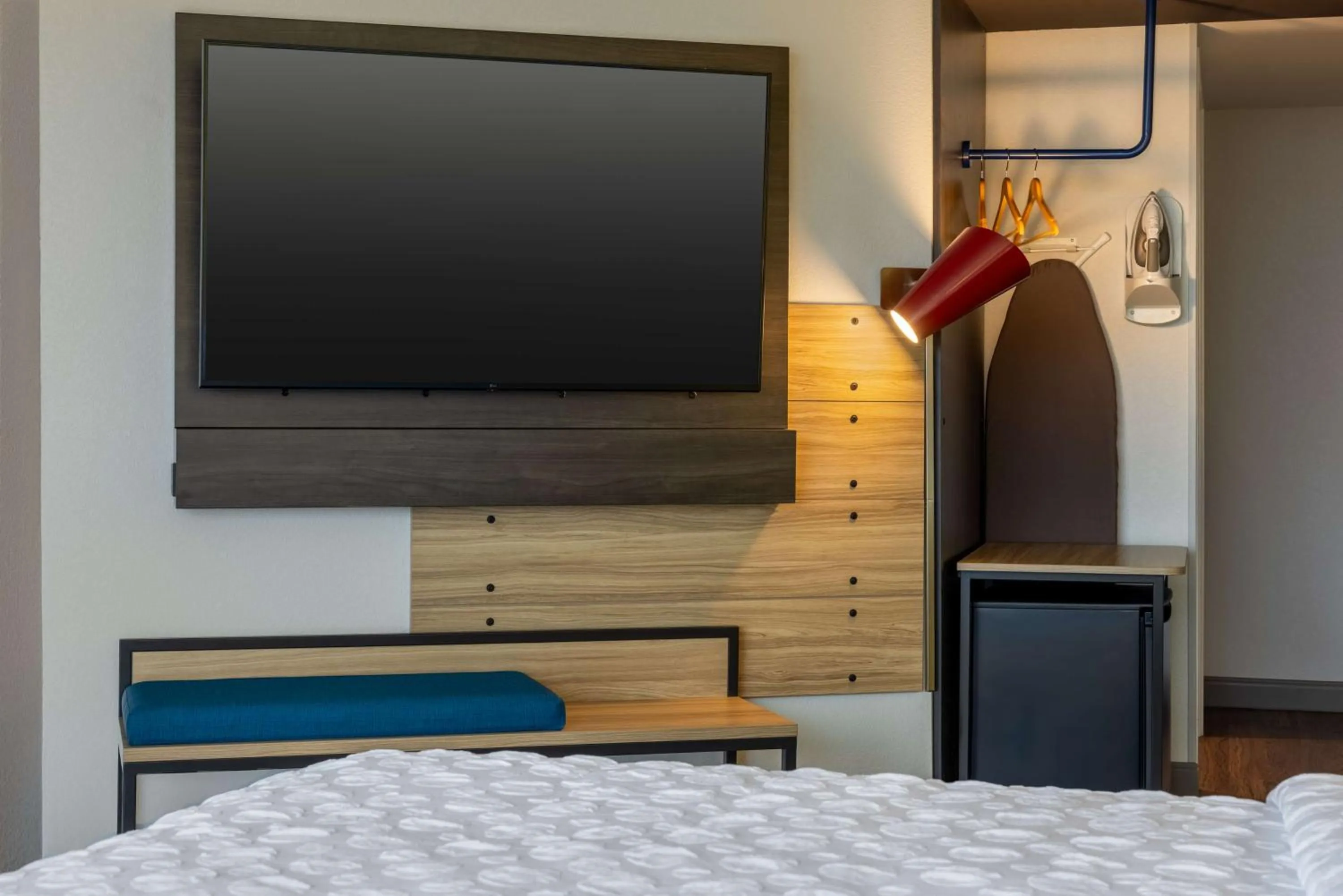 Bedroom, Bed in Tru By Hilton Ankeny