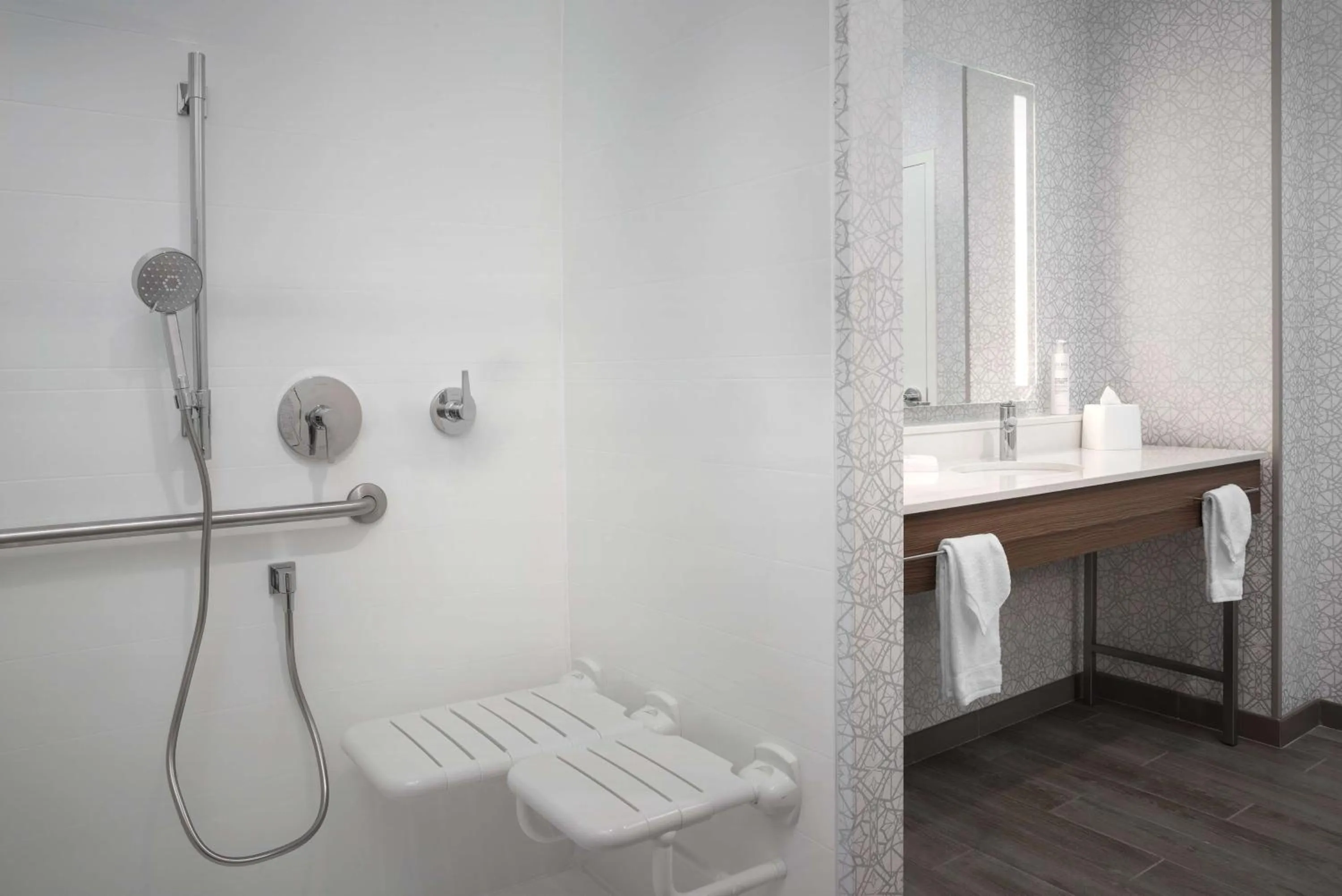 Bathroom in Hampton Inn & Suites Naples South