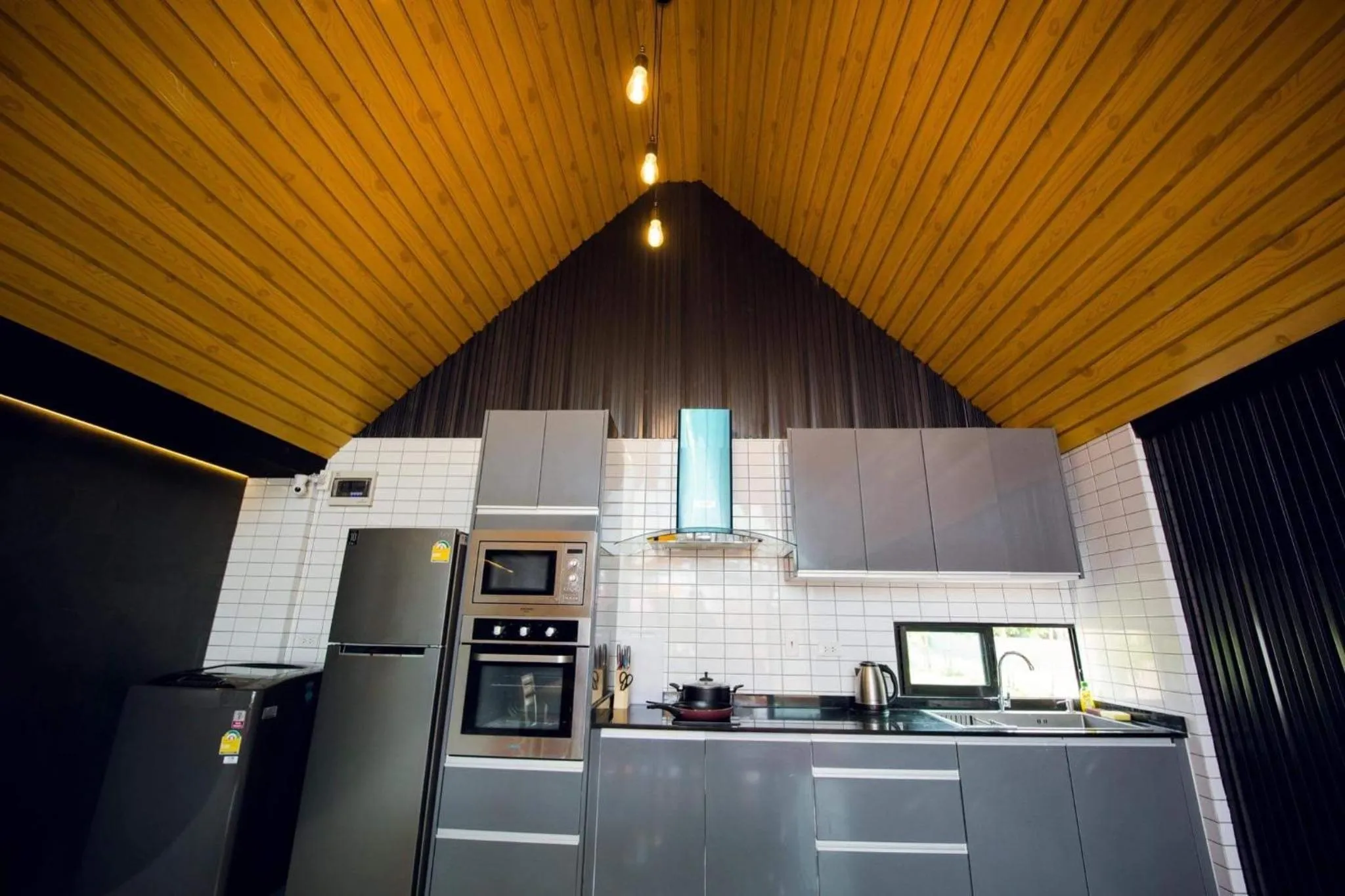 Kitchen or kitchenette in NP Pool Villa Hua Hin