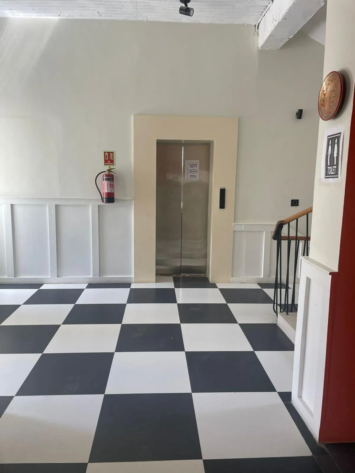 elevator in Hotel El Castello