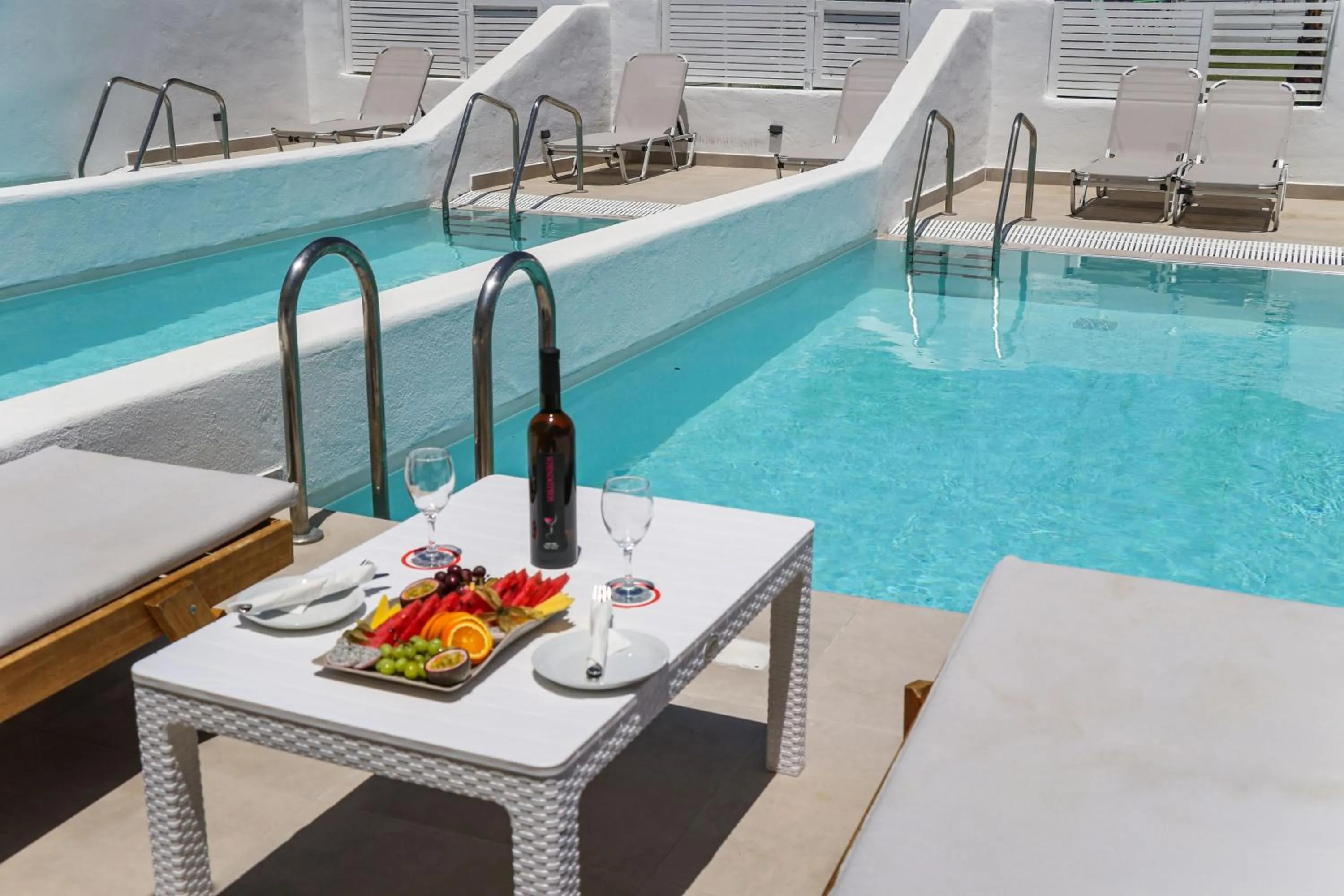 Swimming pool in Kamari Beach